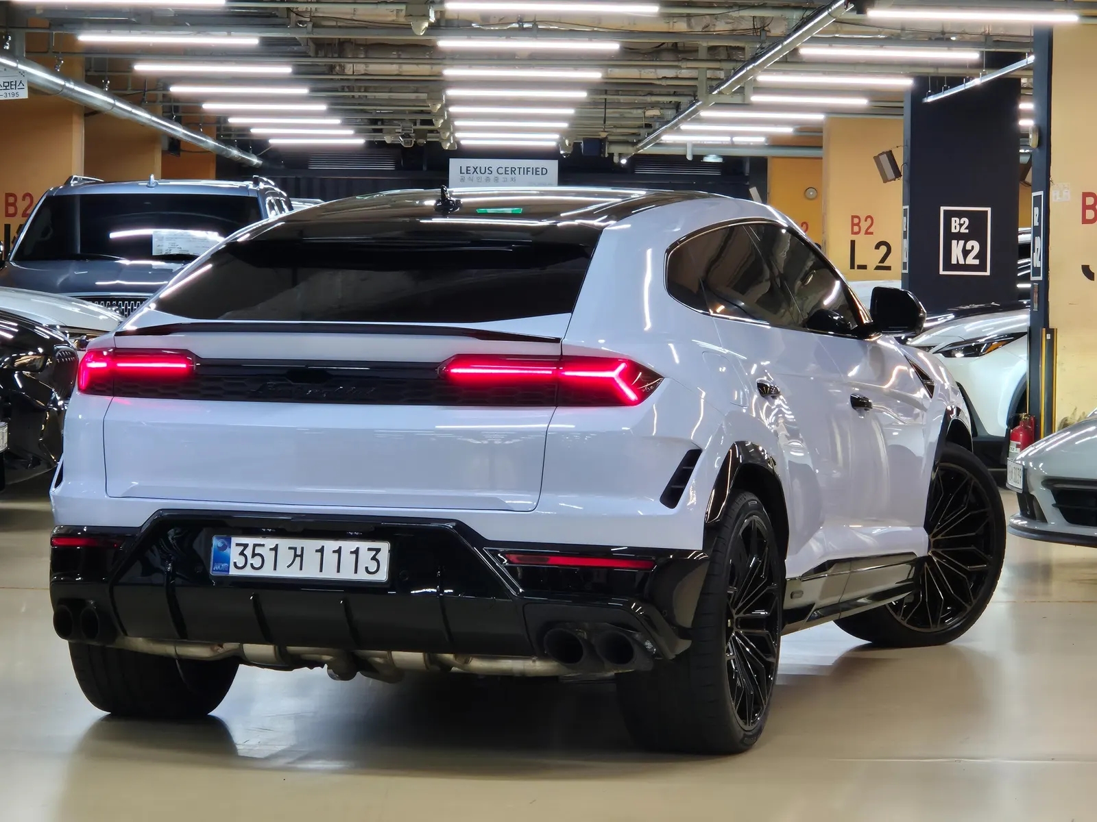 Lamborghini 우루스 4.0 V8 SE 2025 2/5