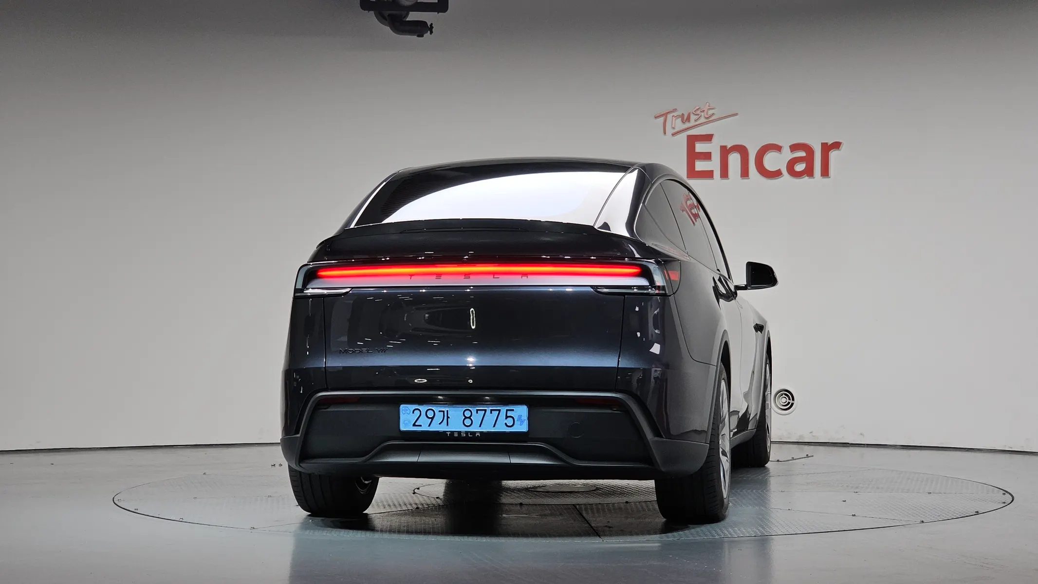 Tesla Y L AWD 2026 3/5