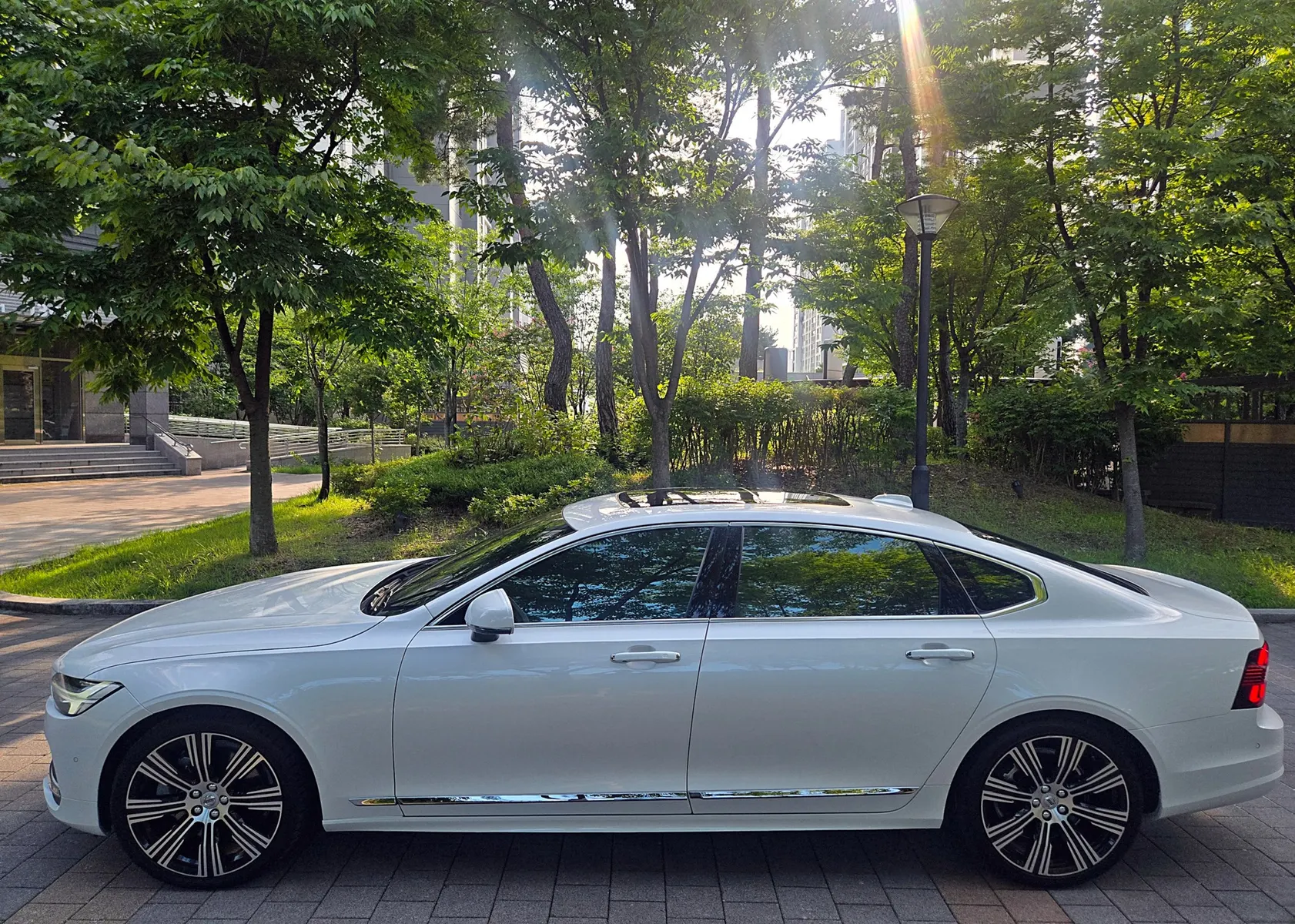 Volvo S90 B5 2022 2/5