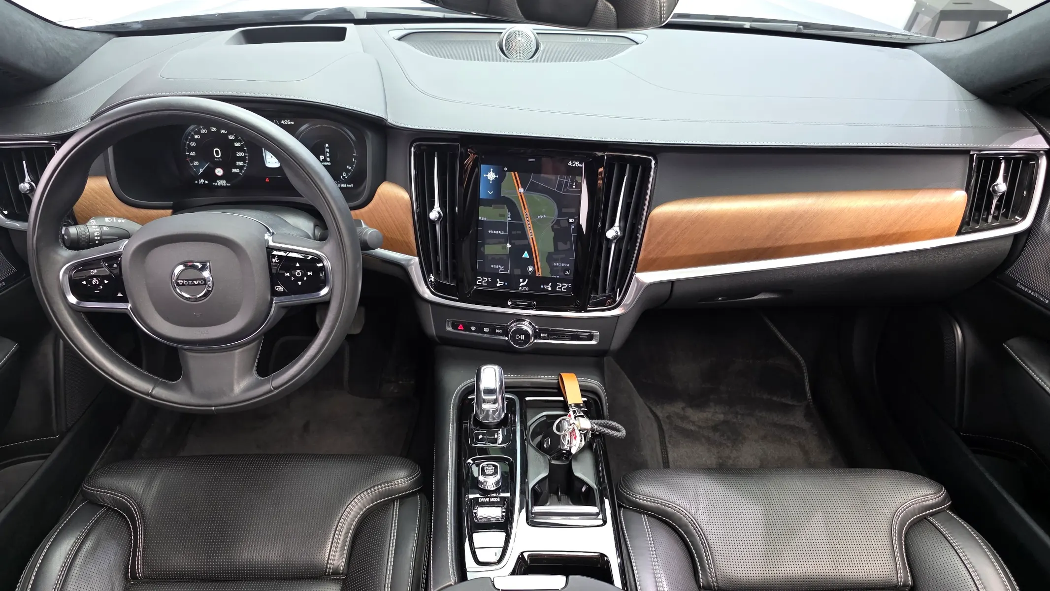 Volvo S90 T8 AWD 2019 4/5