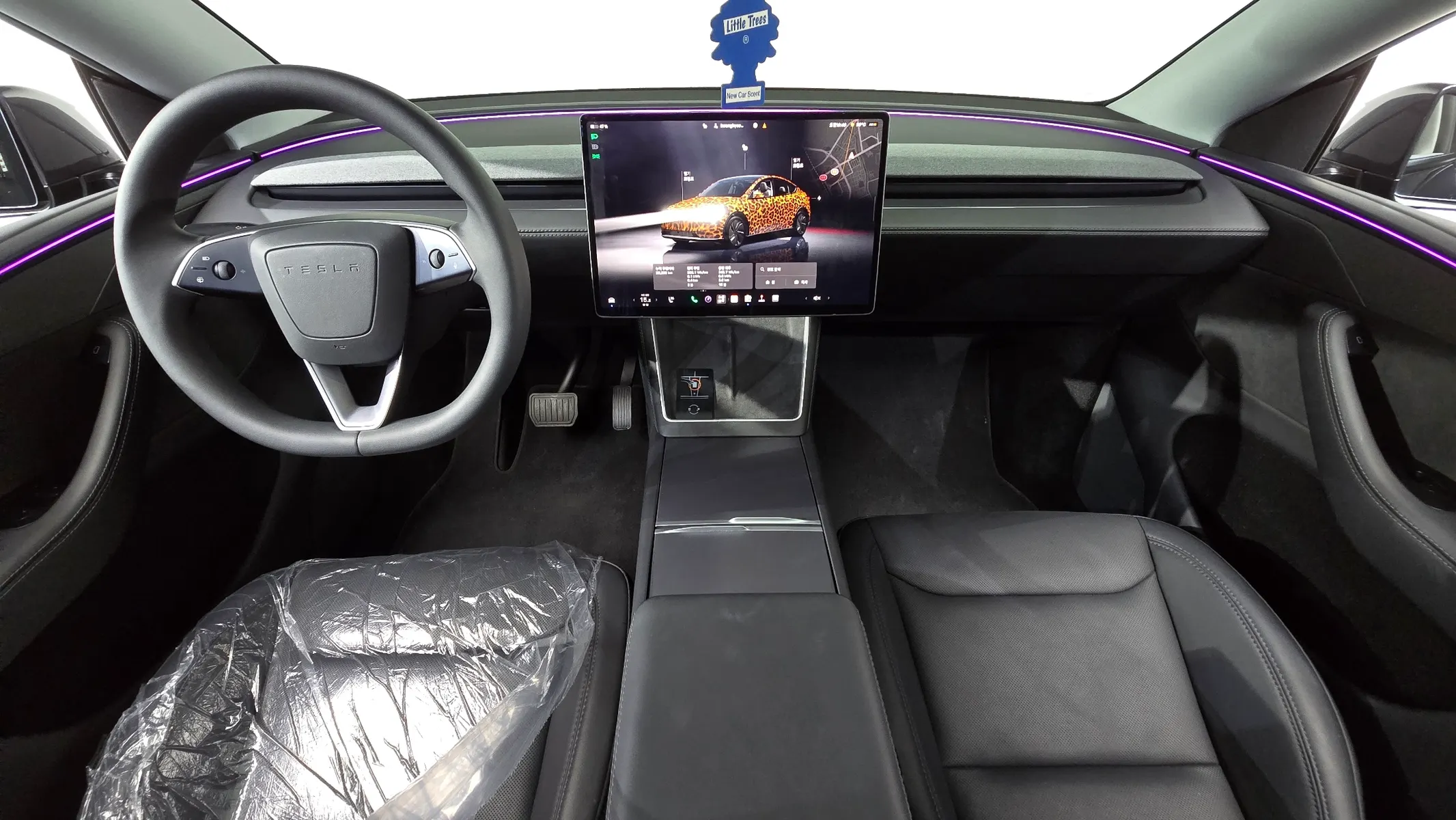 Tesla Y AWD 2025 4/5