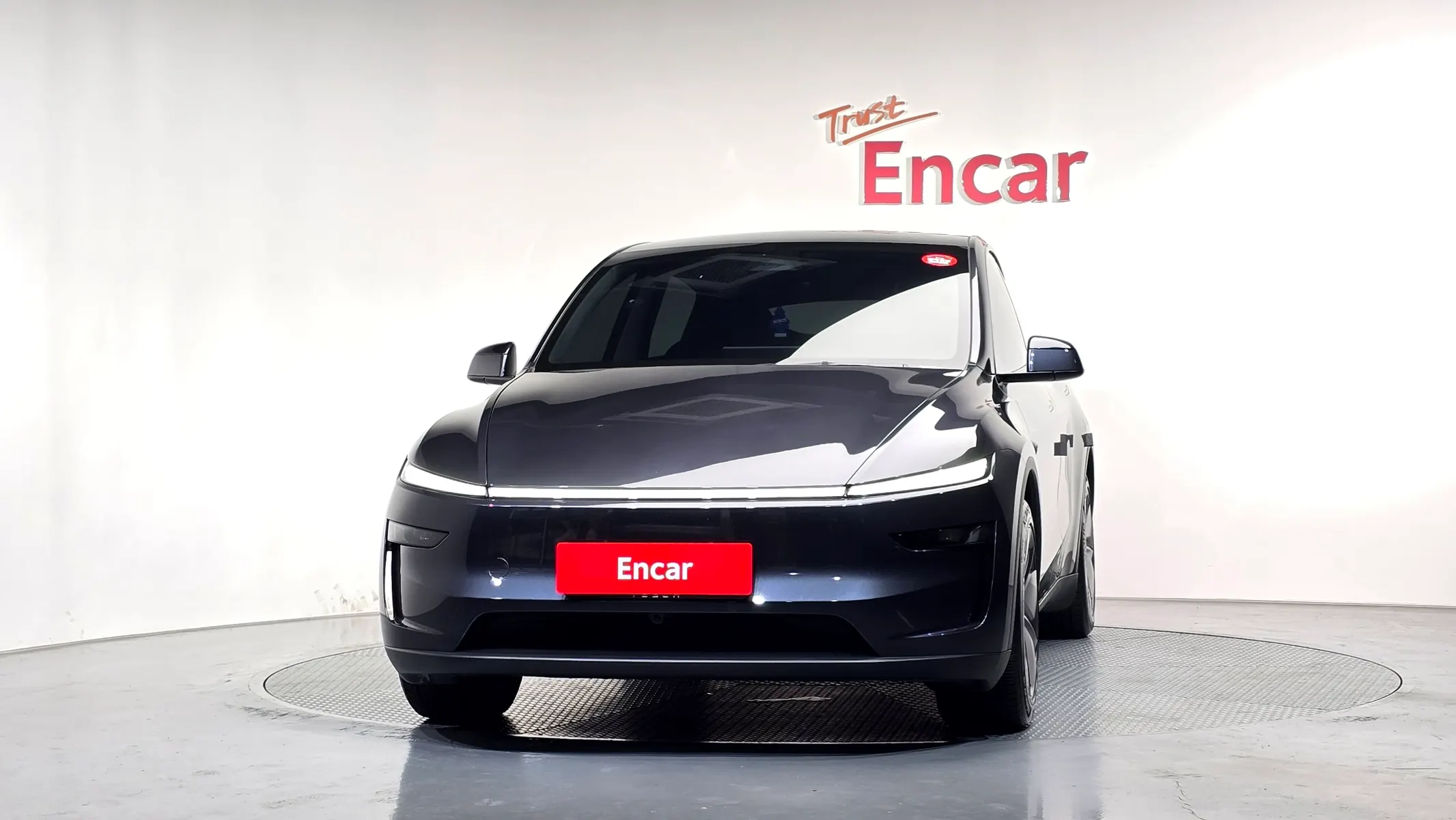Tesla Y AWD 2025 2/5