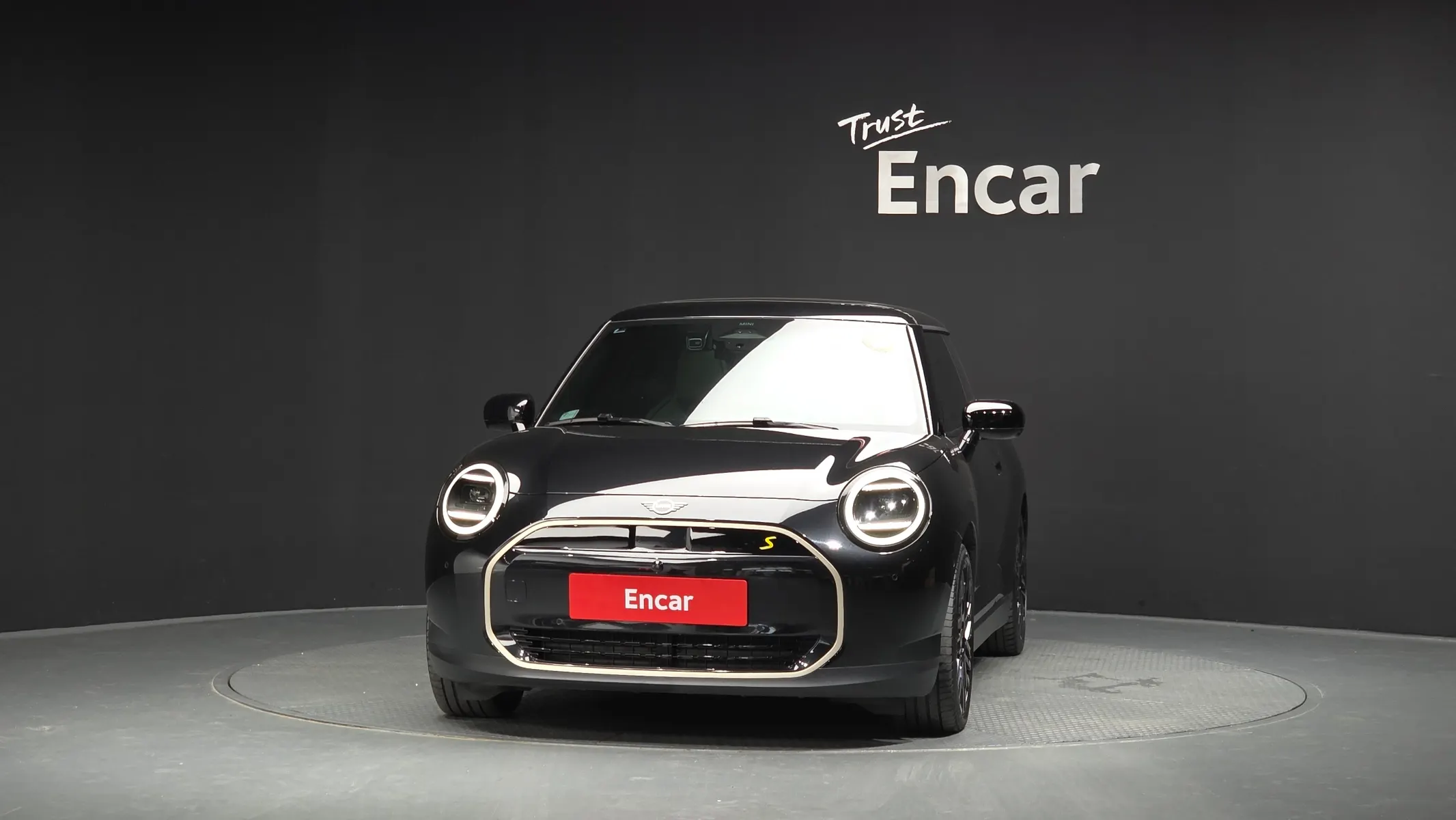 MINI 4 SE 2024 2/5