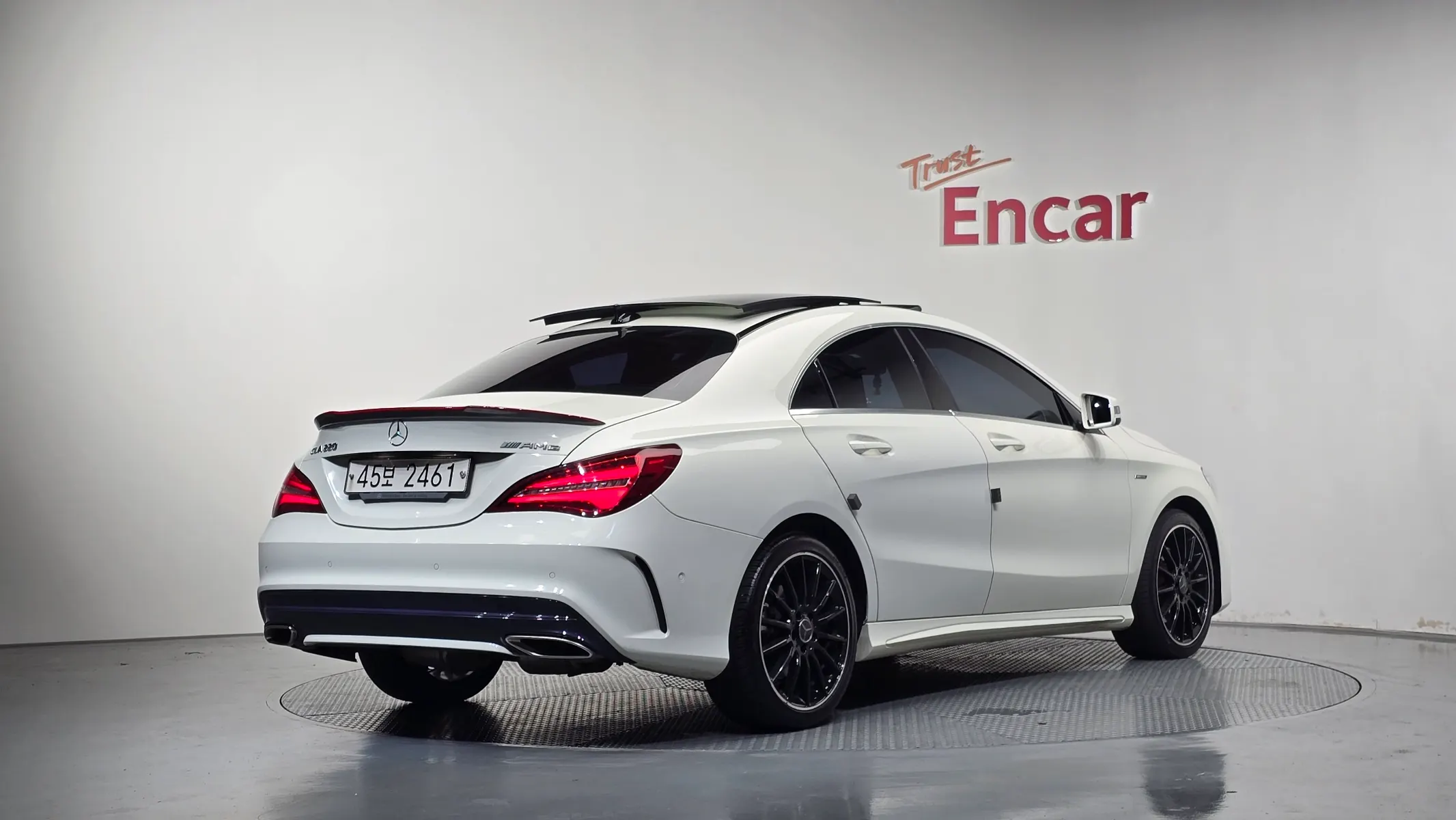 Mercedes-Benz CLA-Class C117 CLA220 AMG Line 2017 2/36