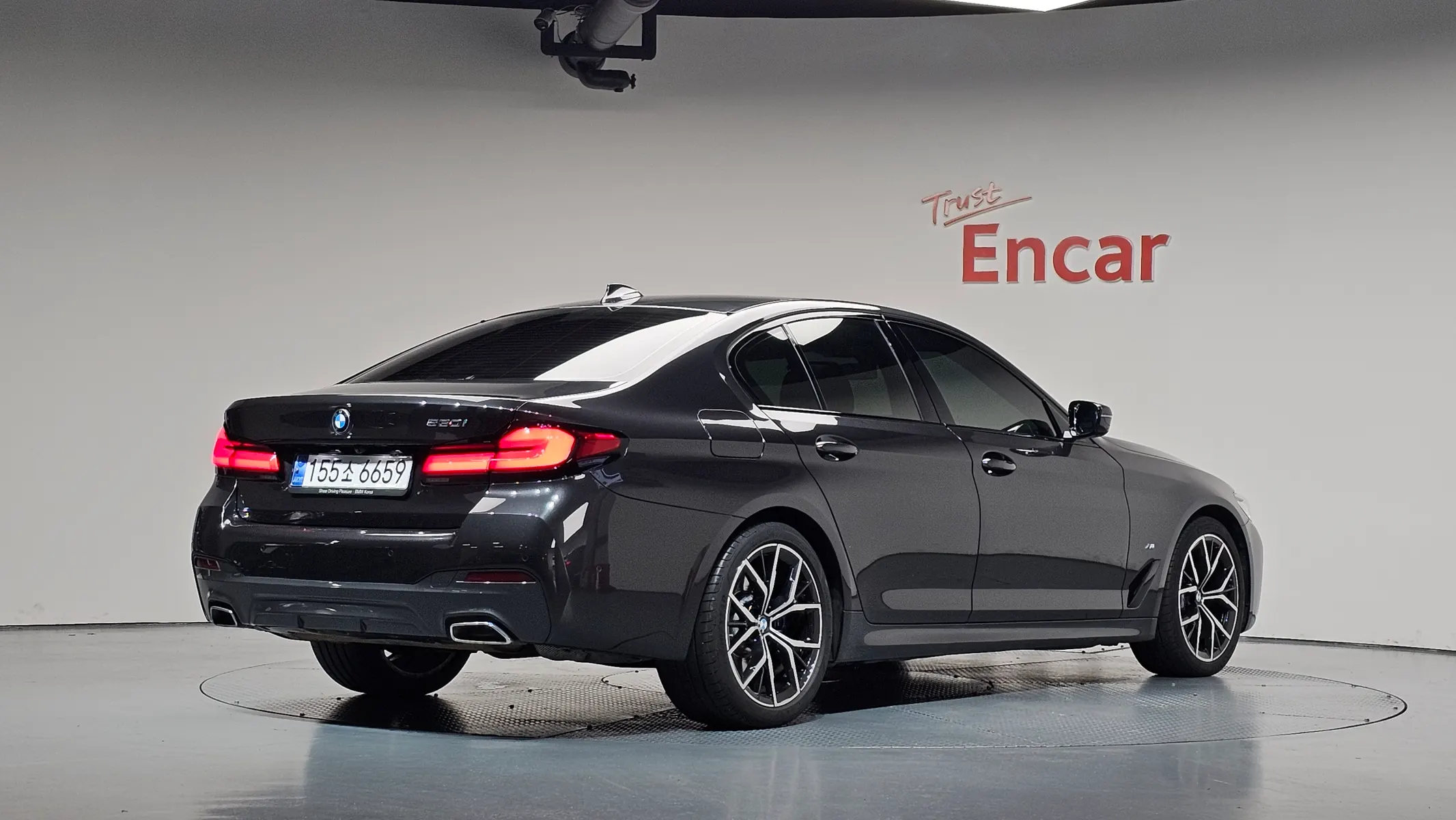 BMW 5 Series (G30) 530i M 2023 2/37