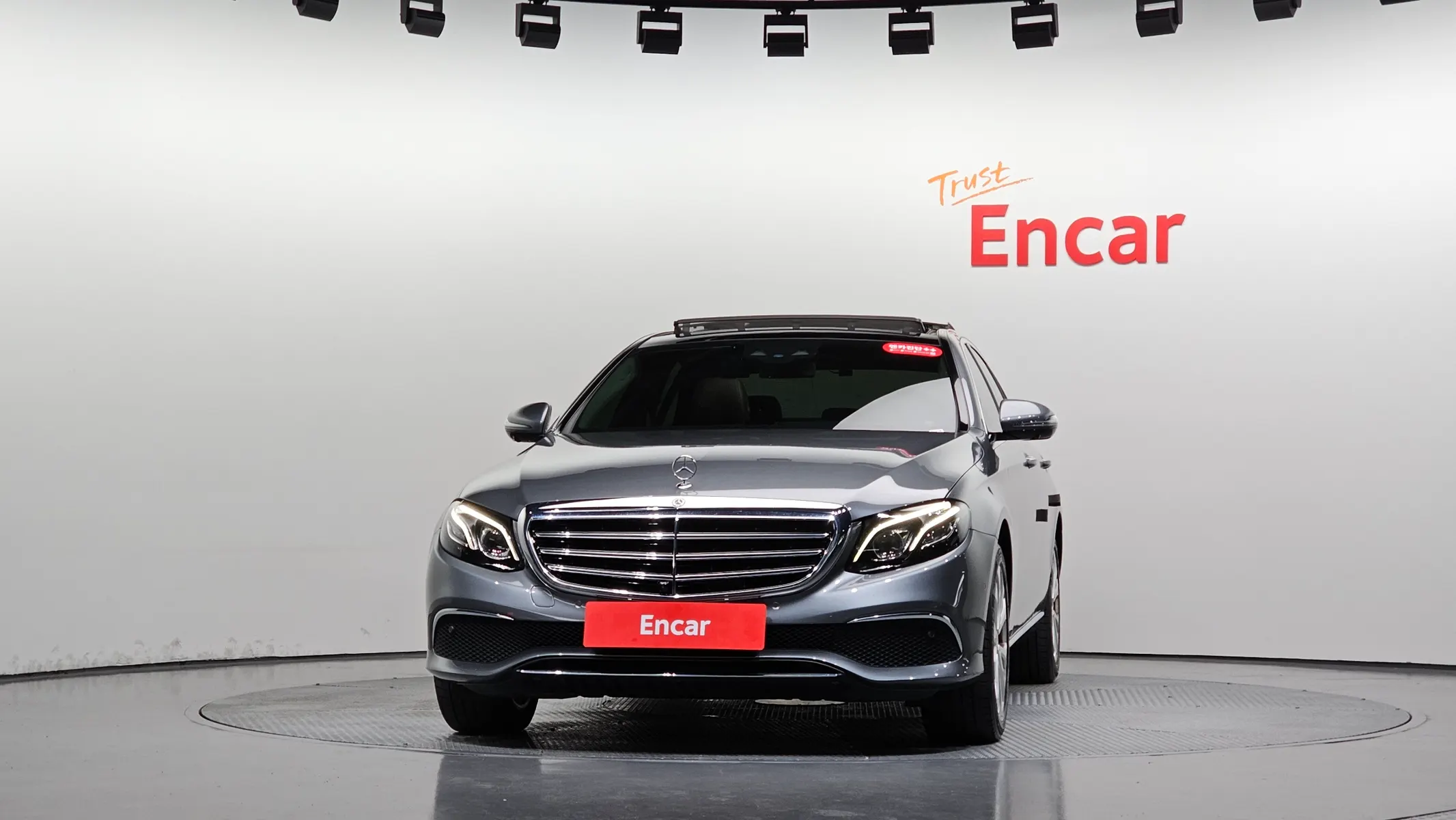 Mercedes-Benz E-Class W213 E300 4MATIC 2019 2/35