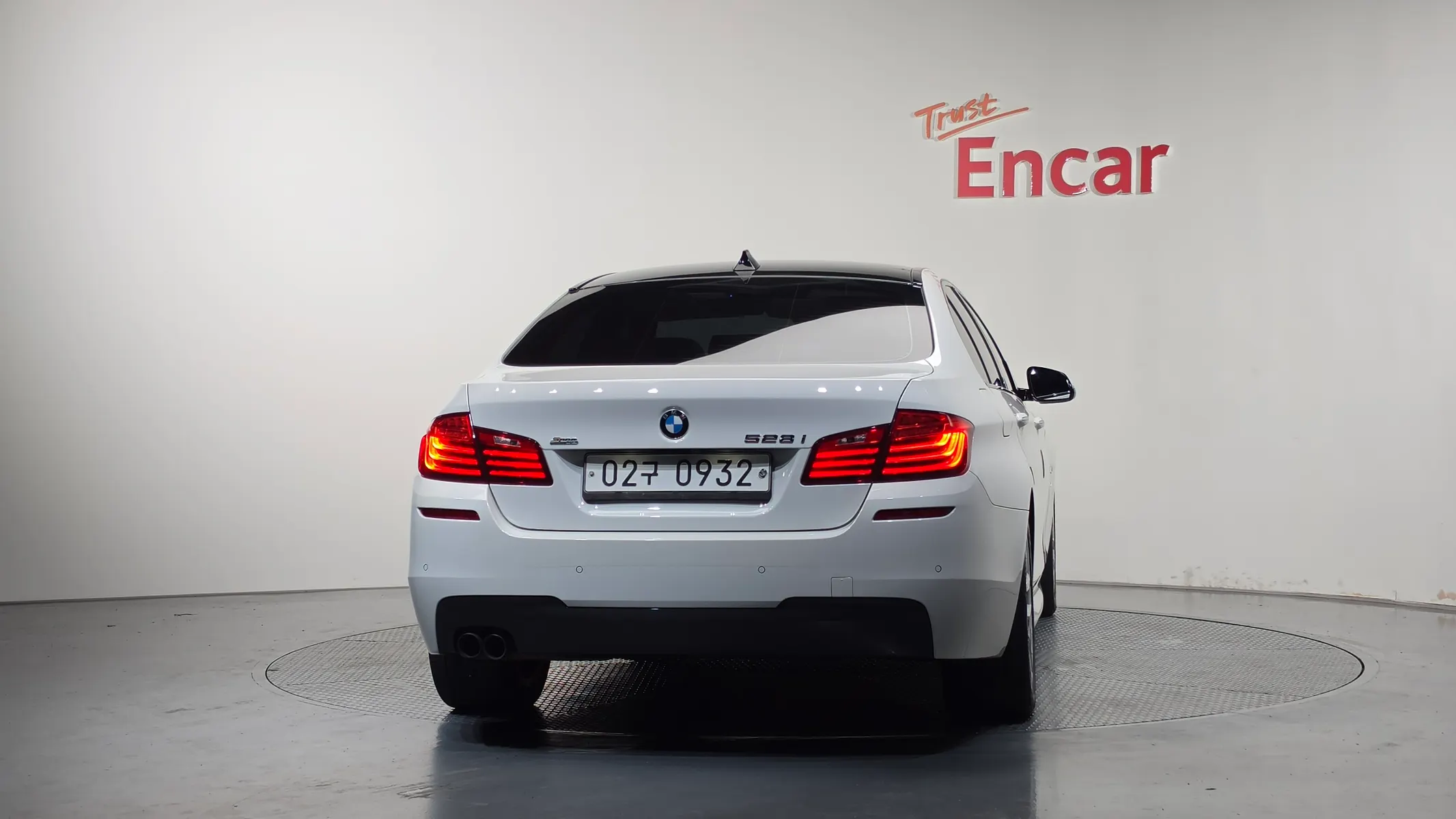 BMW 5 Series (F10) 528i M 2016 3/40