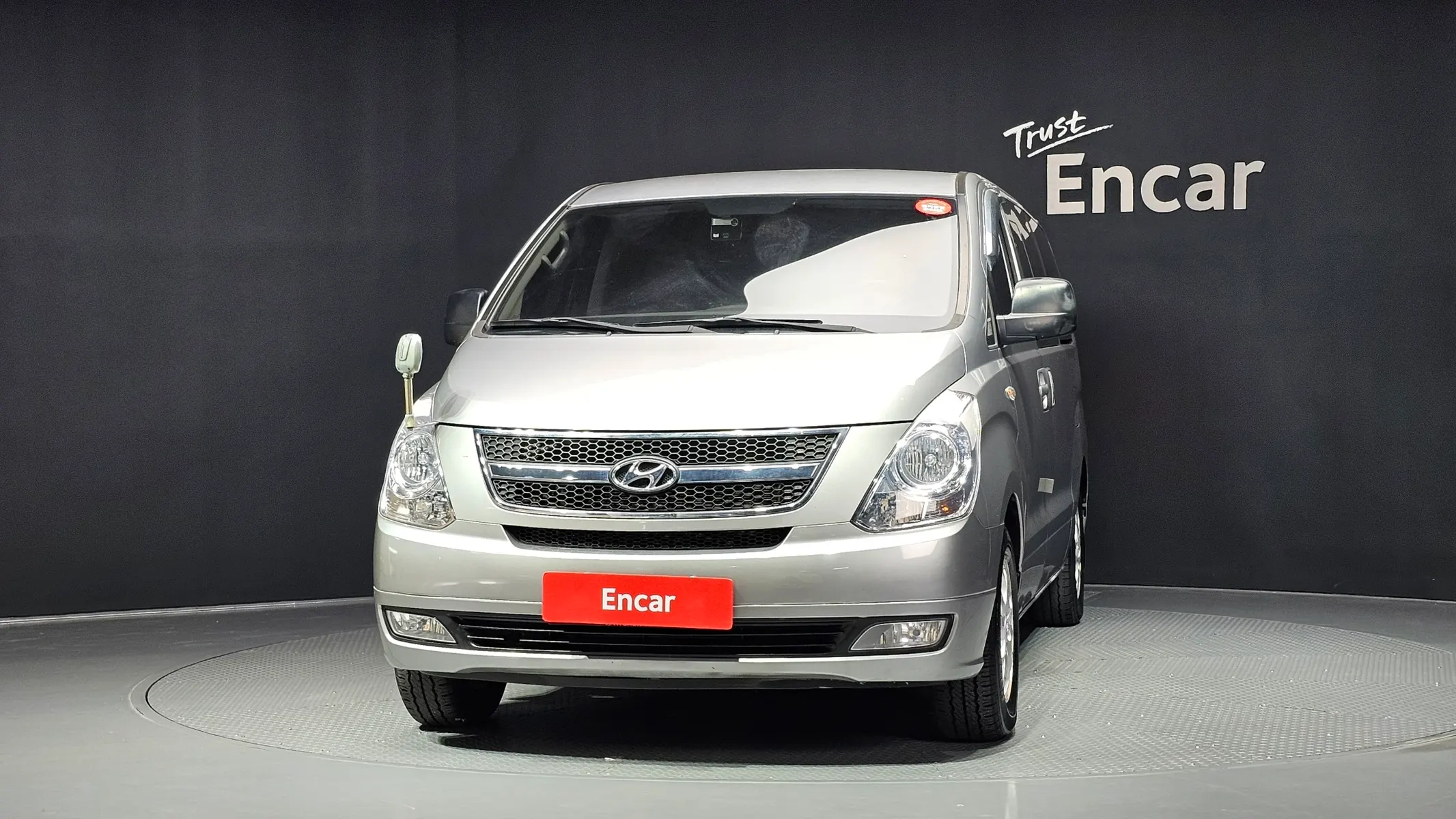 Hyundai Grand Starex 12 2014 2/5