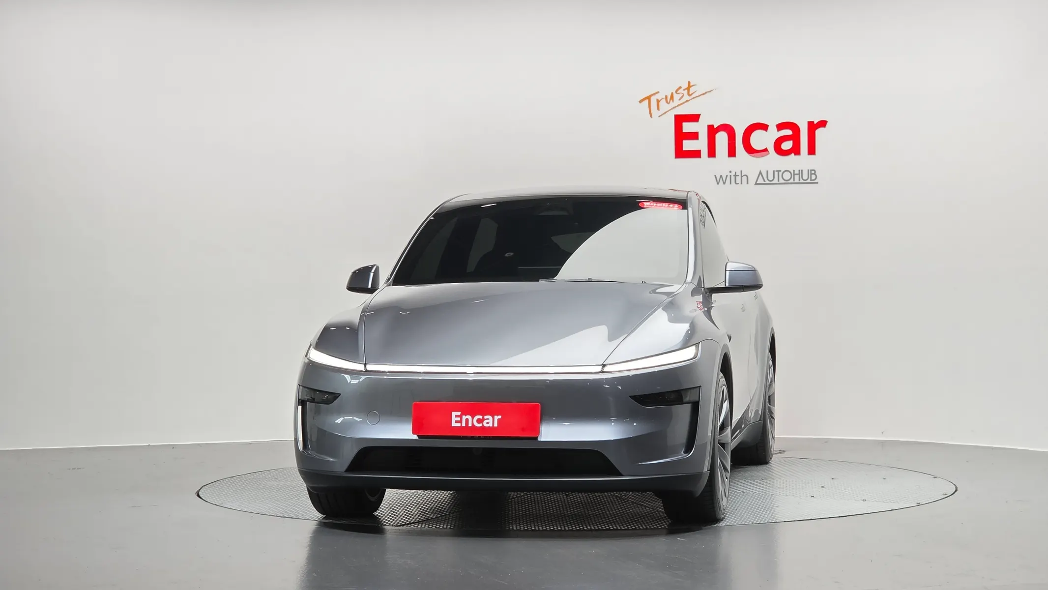 Tesla Y AWD 2026 2/5