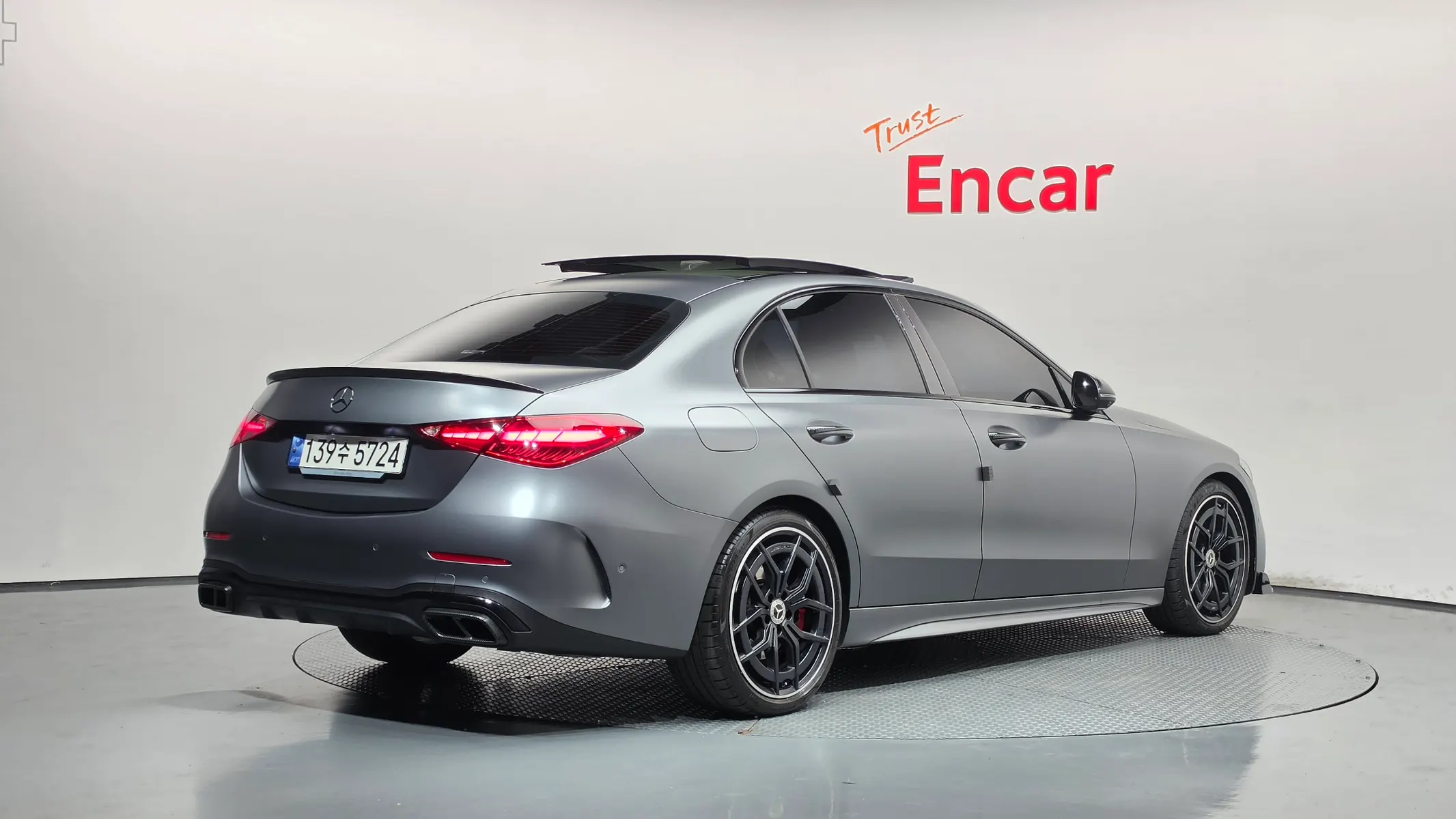 Mercedes-Benz C-Class W206 C300 4MATIC AMG Line 2023 2/34