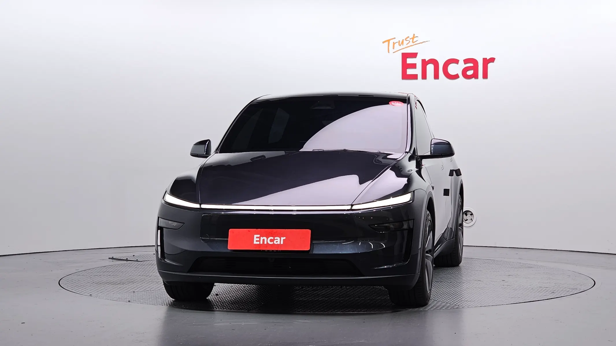 Tesla Y AWD 2026 2/5