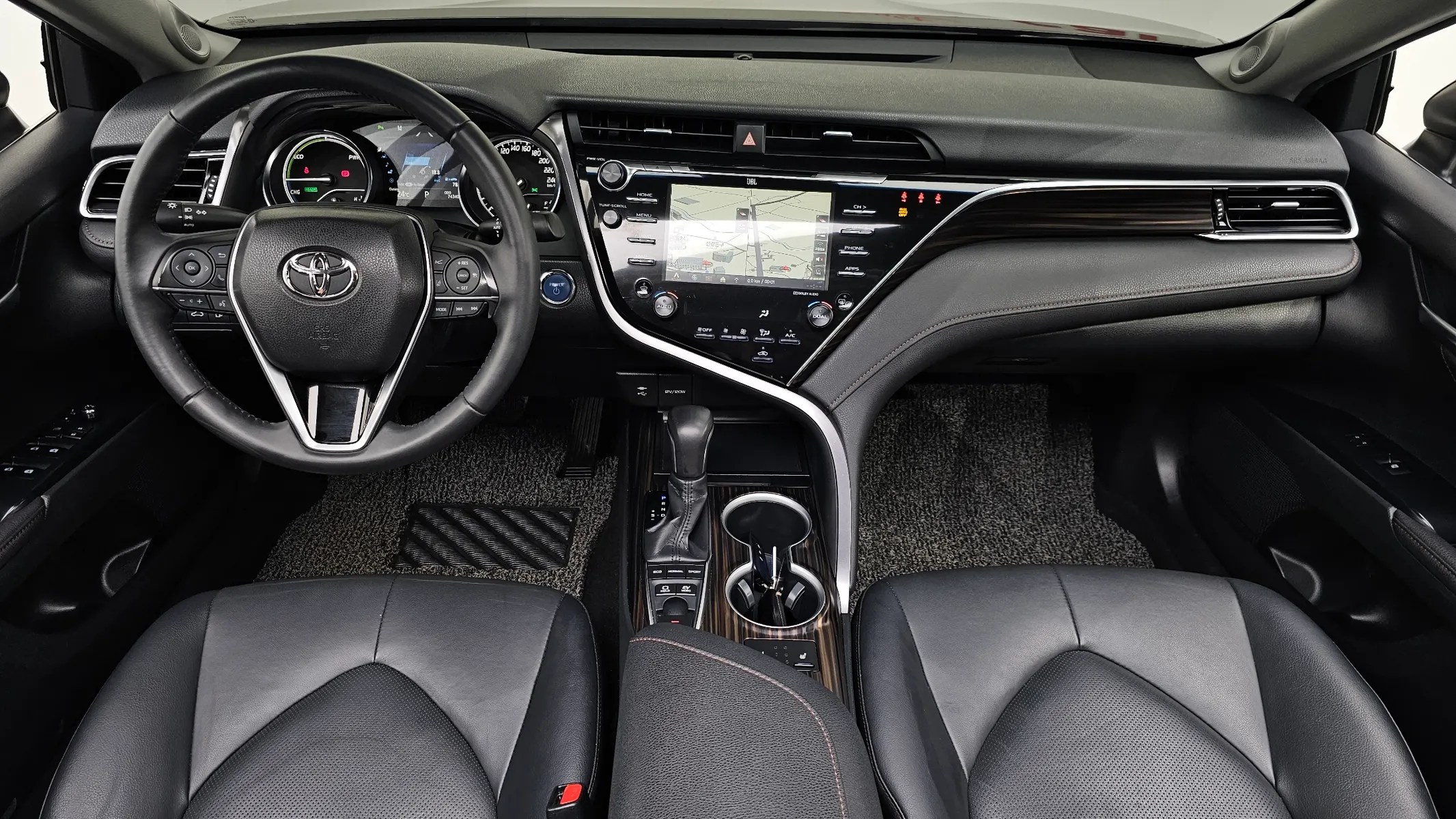 Toyota (XV70) 2.5 XLE 2018 4/5