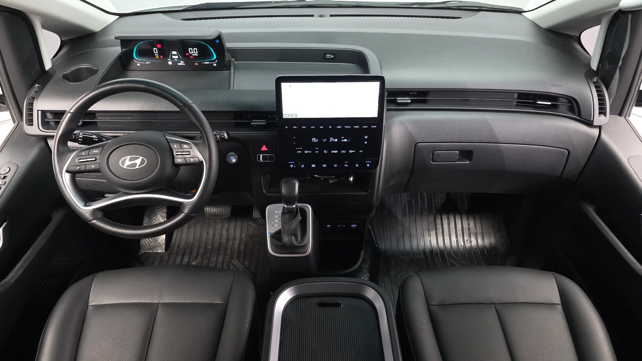 Hyundai Staria HEV 1.6 5 2025 4/5
