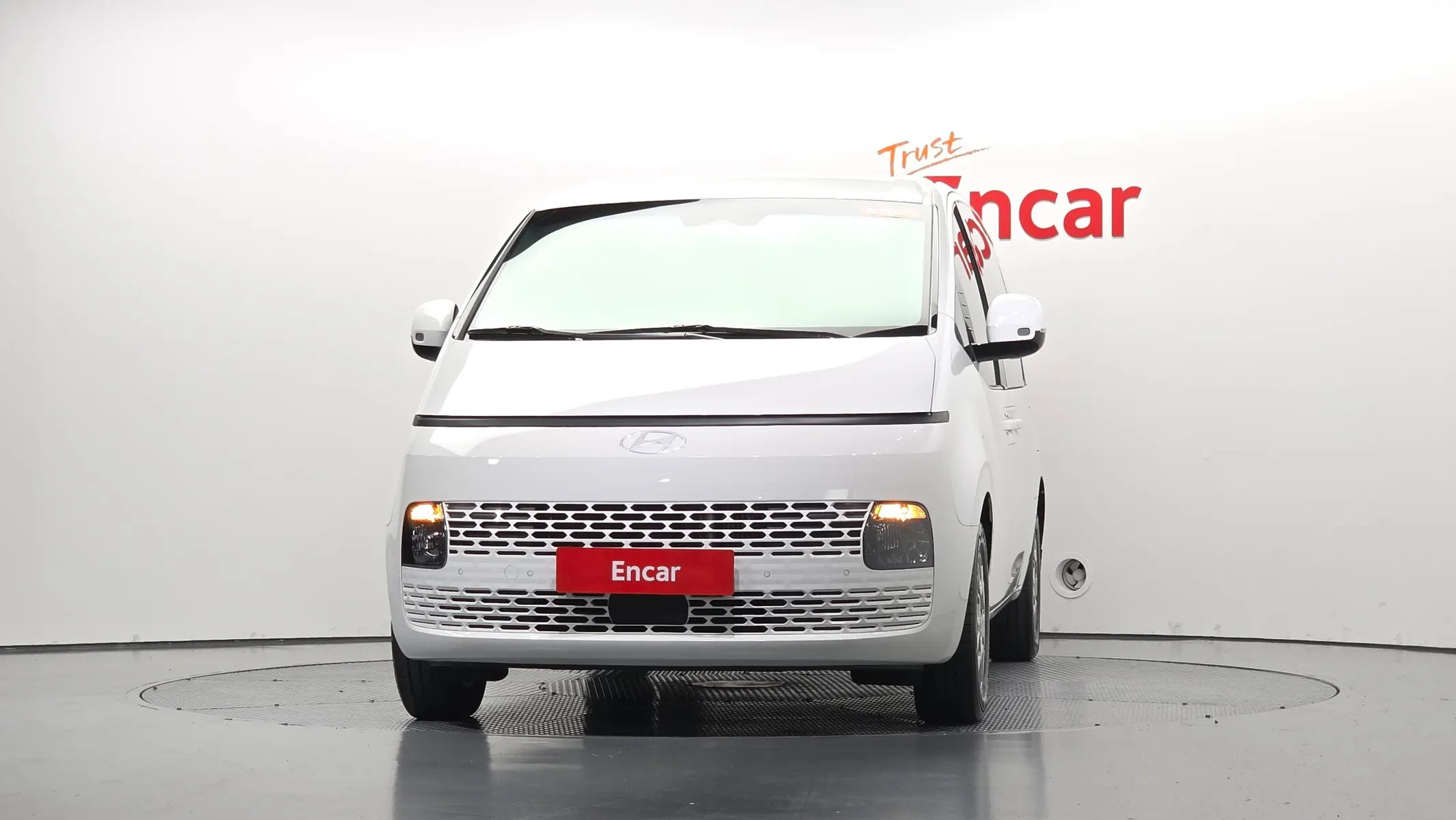 Hyundai Staria HEV 1.6 5 2025 2/5