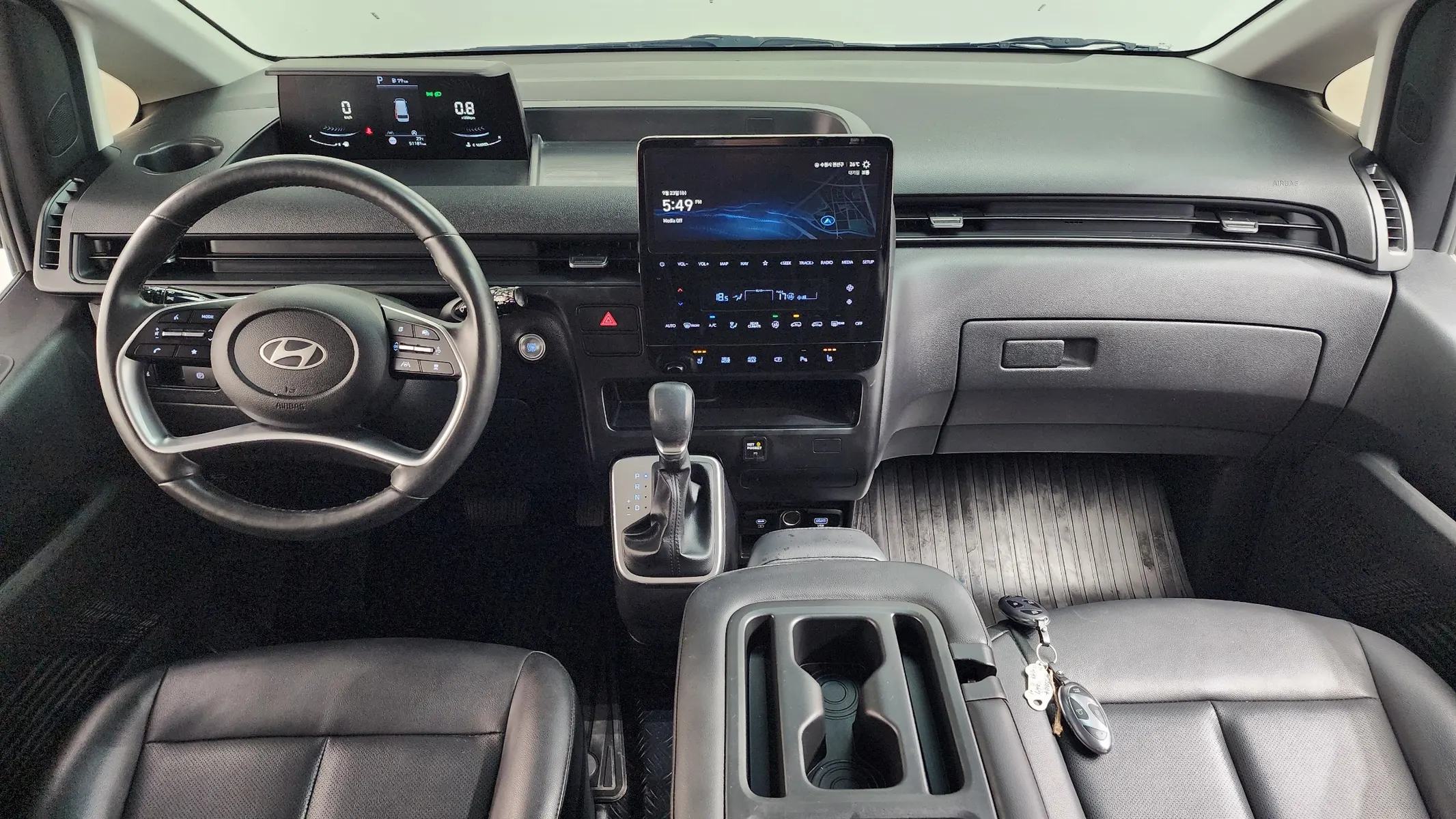 Hyundai Staria 4WD 11 2024 4/5