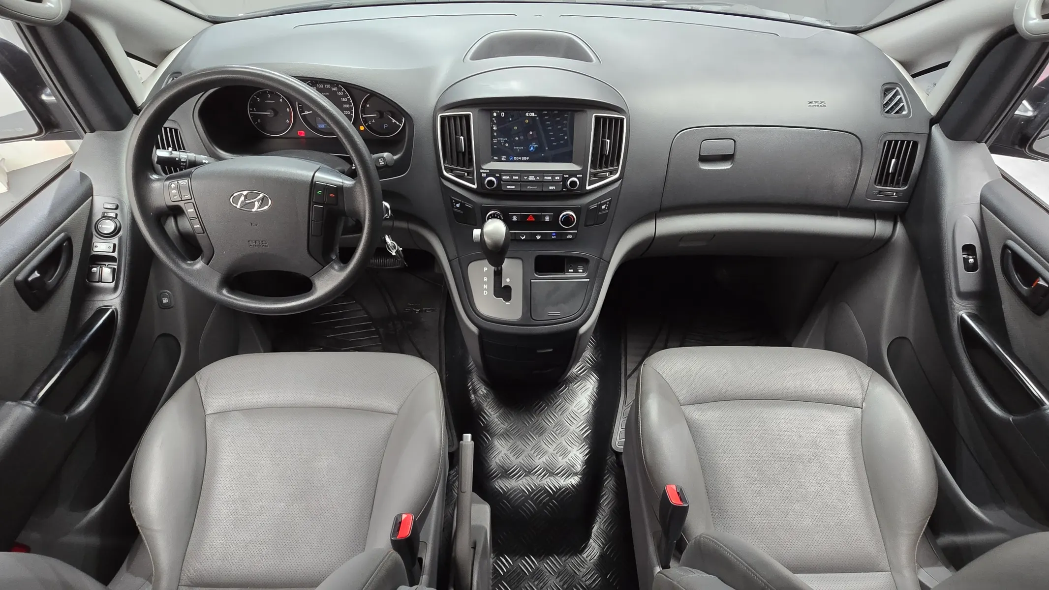 Hyundai Grand Starex 5 2017 4/5