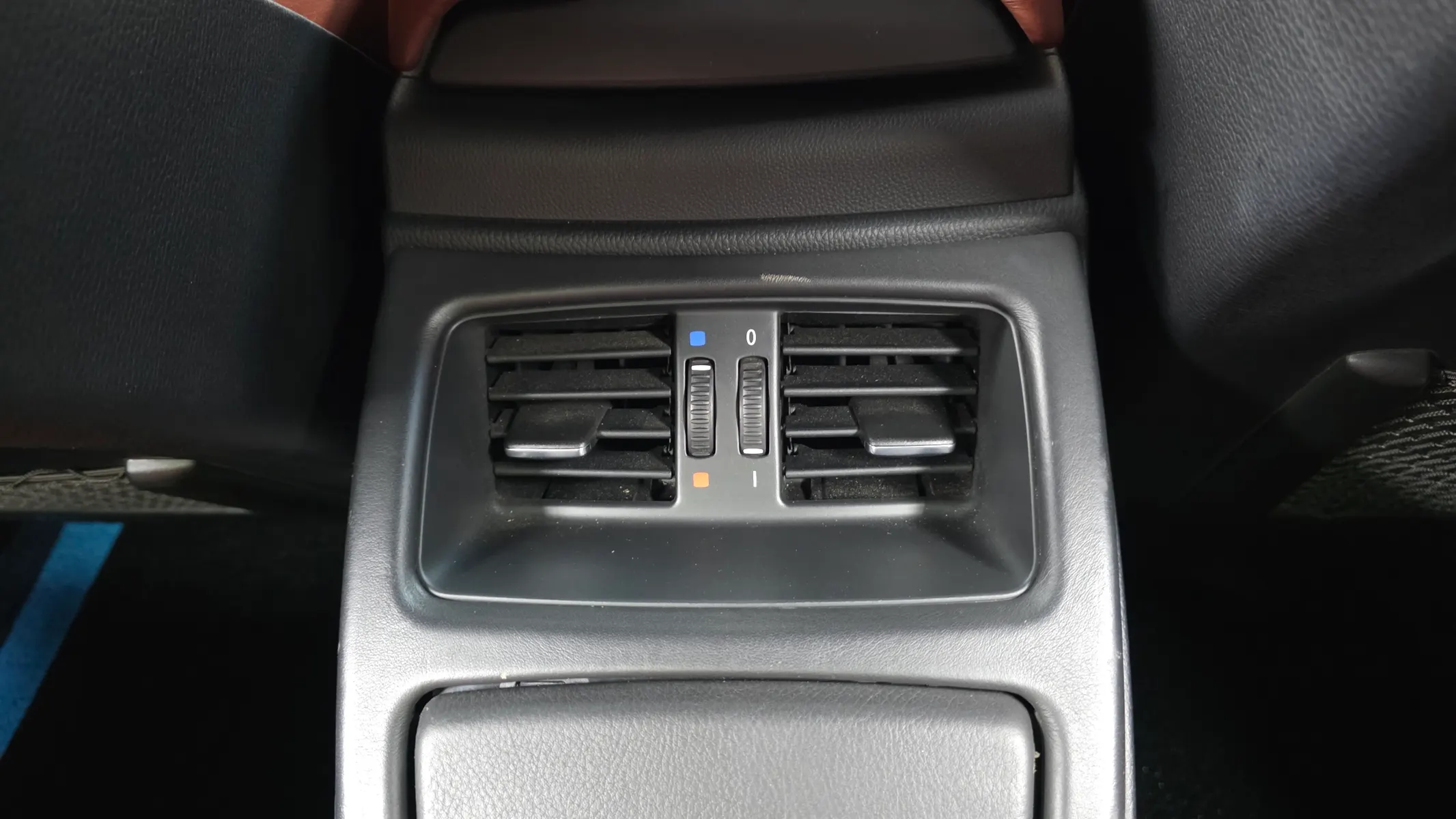 BMW M3 (E90) M3 2013 33/34
