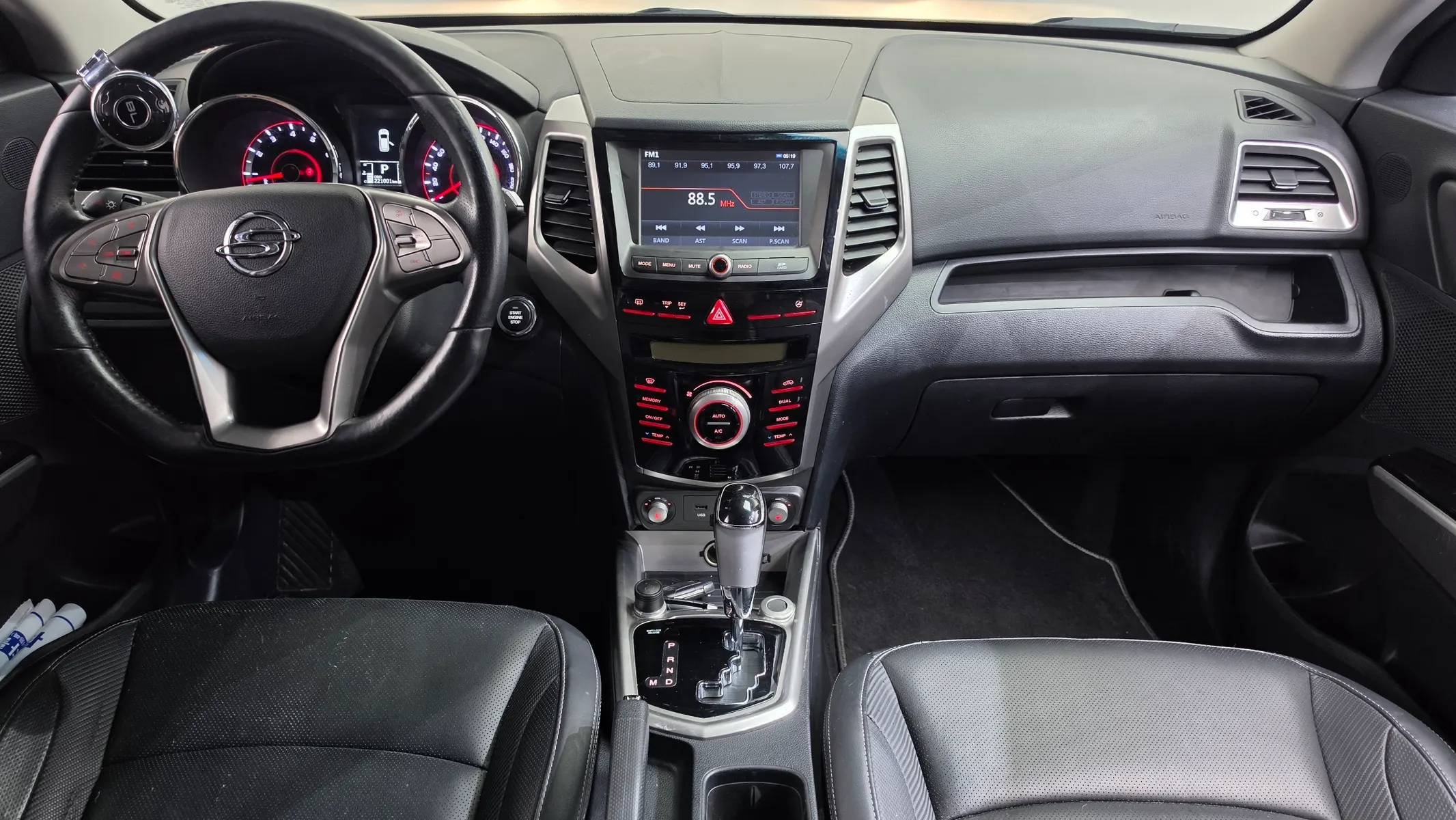 KG Mobility Tivoli LX 2WD 2015 4/5