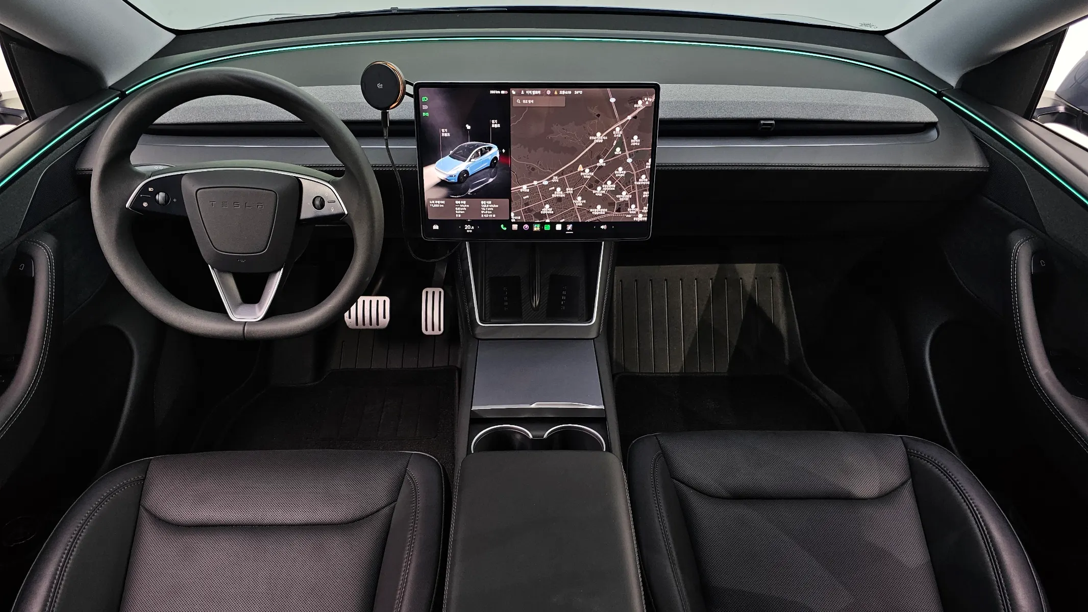 Tesla Y AWD 2025 4/5