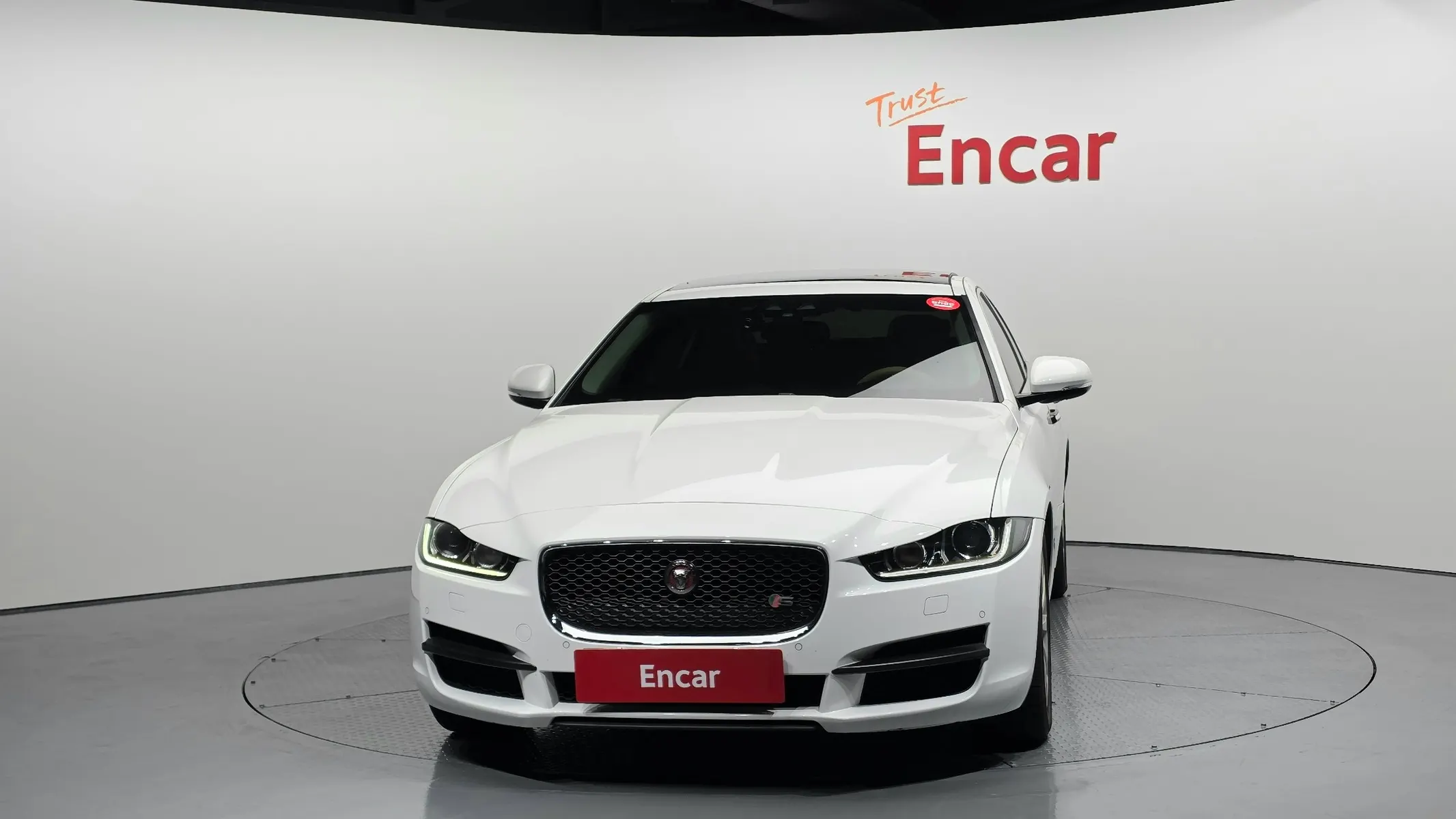 Jaguar XE 20d 2016 3/21