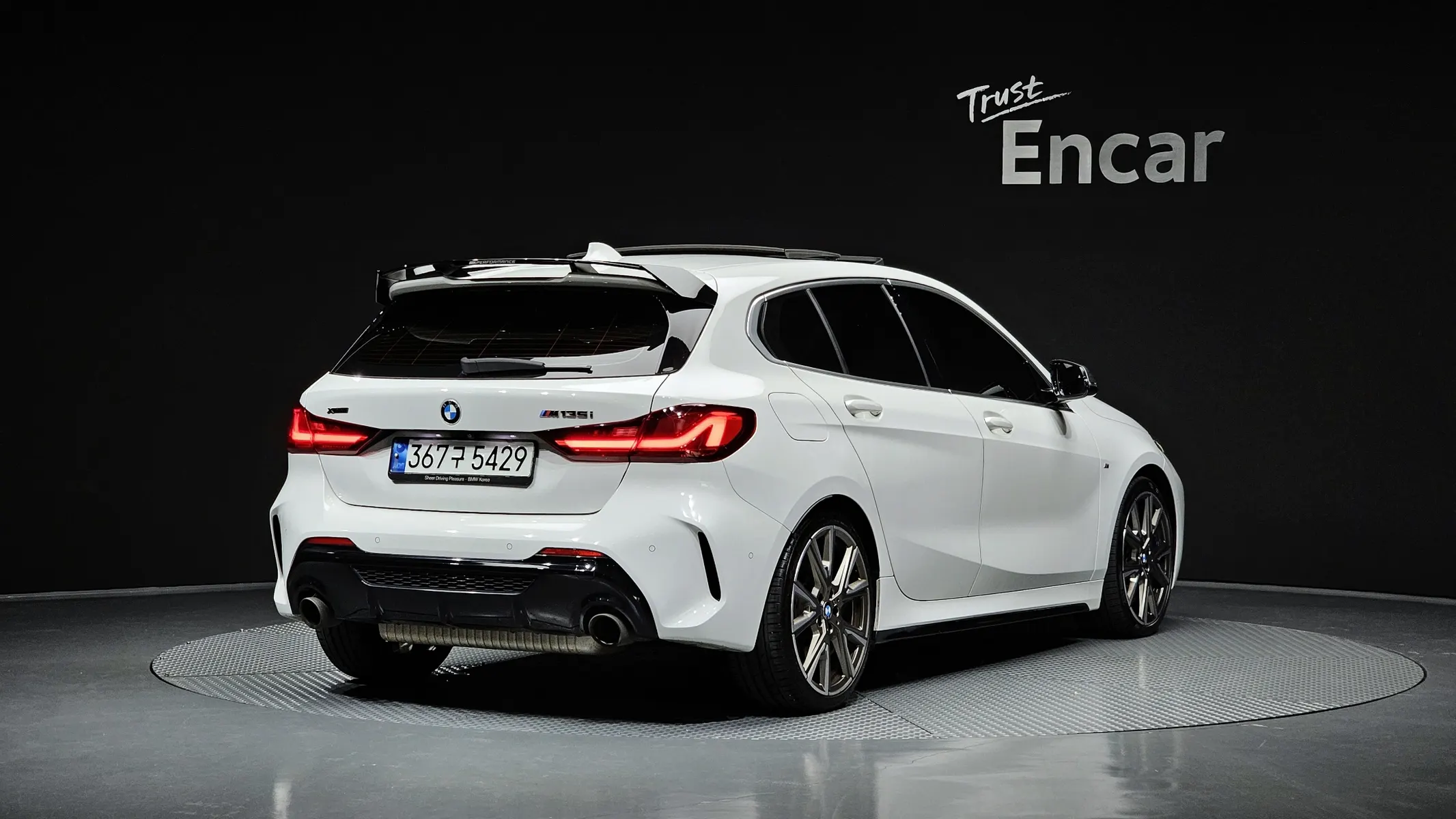 BMW 1 Series (F40) M135i xDrive 2022 2/21