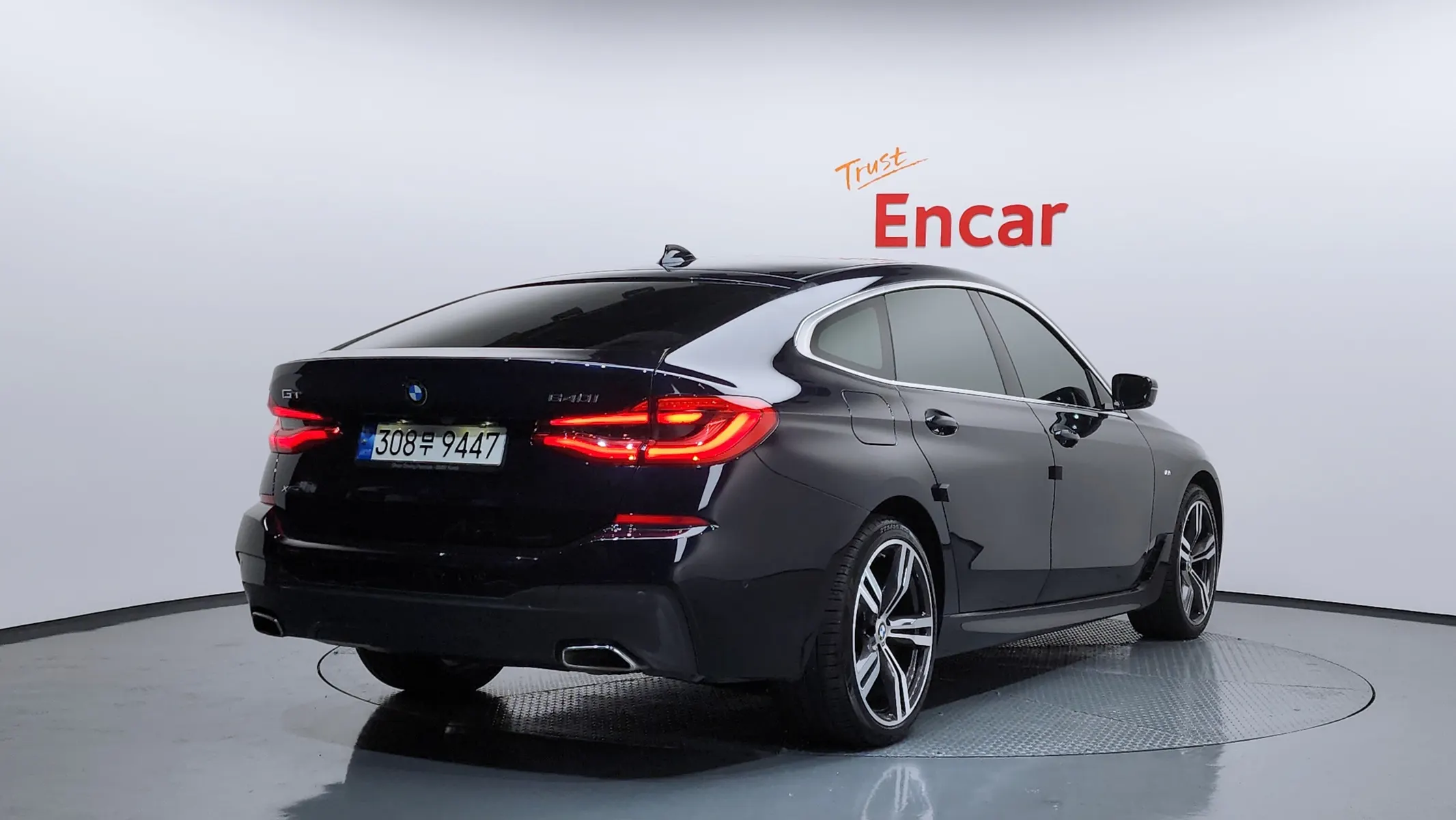 BMW 6 Series GT (G32) 640i xDrive M 2022 2/21