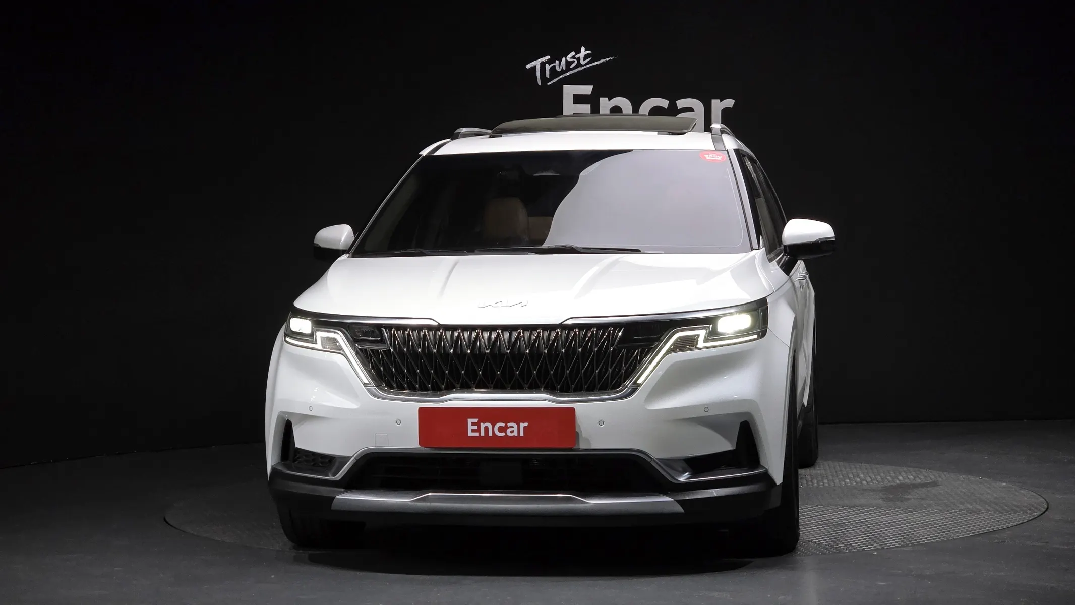 Kia Carnival 9 2020 2/5