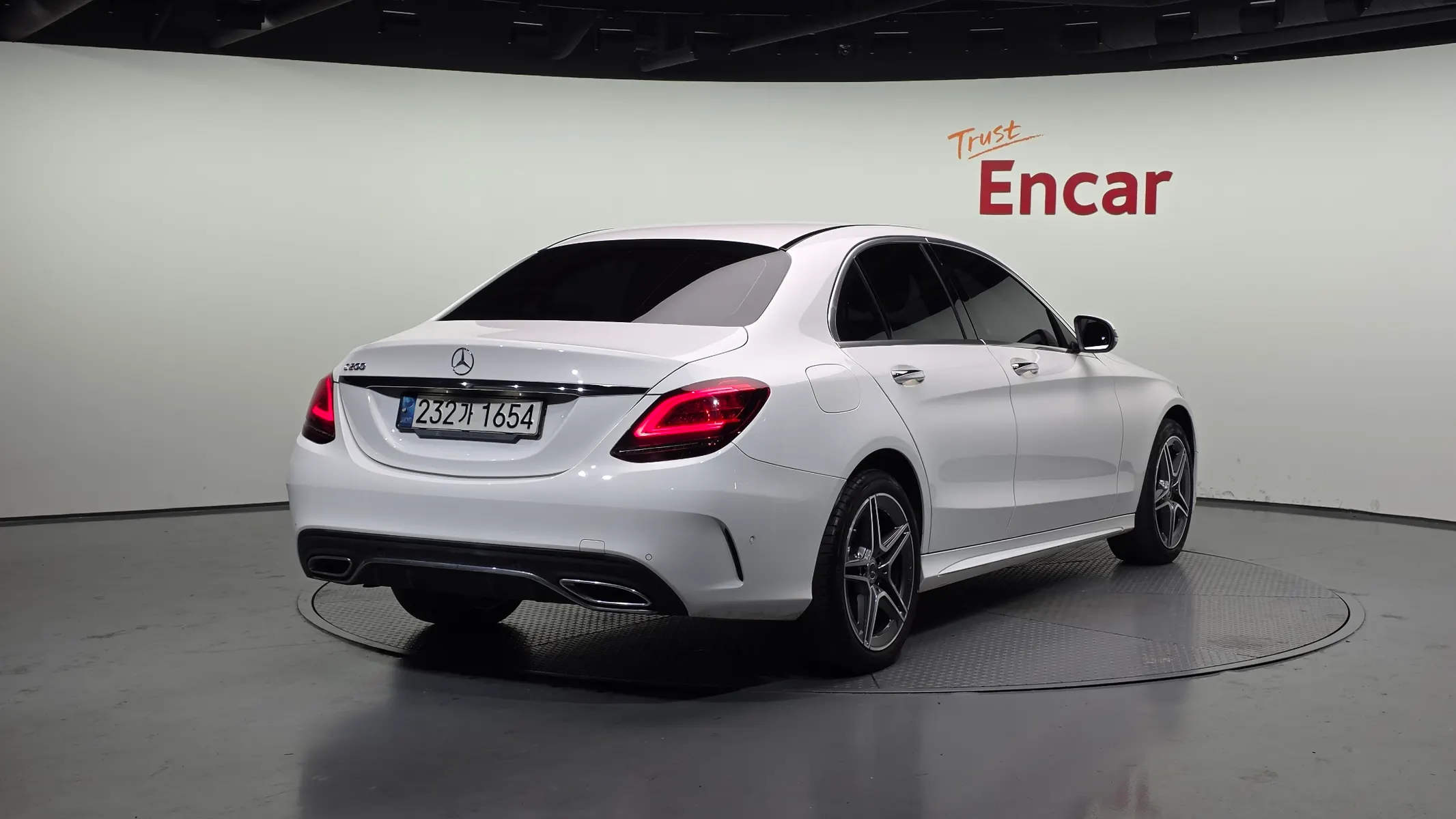 Mercedes-Benz C-Class W205 C200 AMG Line 2020 2/21
