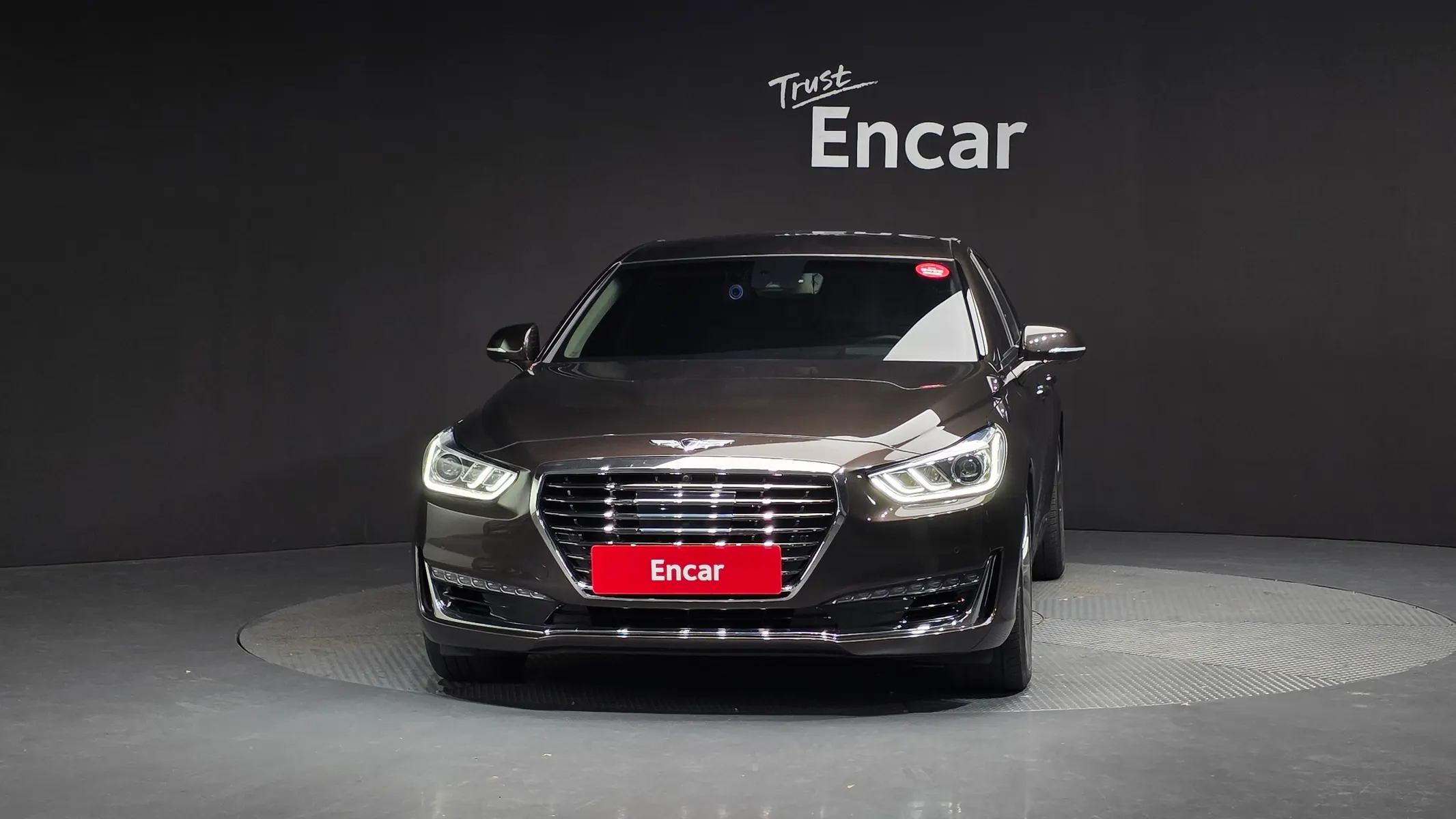 Genesis EQ900 5.0 GDI AWD 2016 2/5