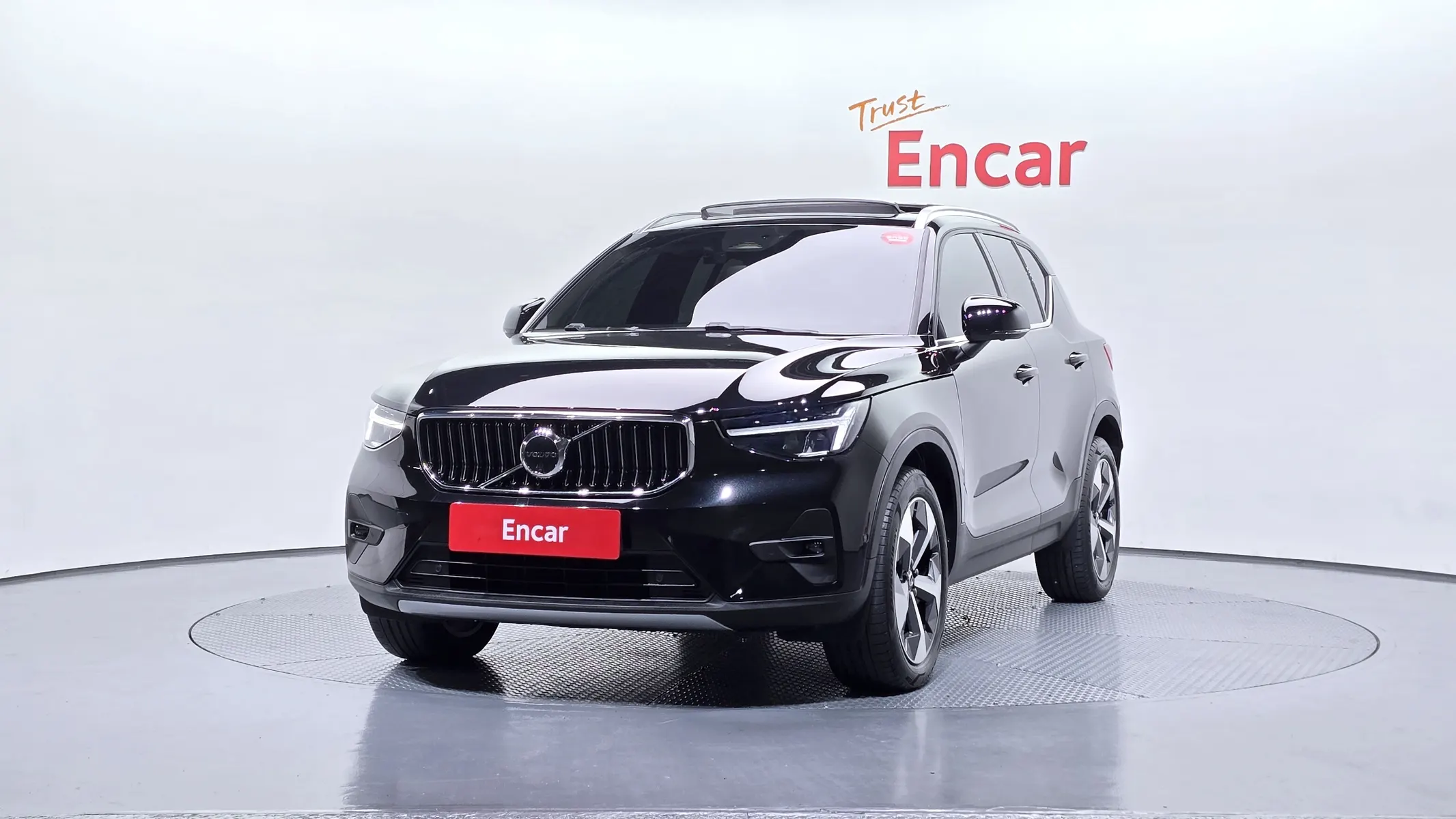 Volvo XC40 B4 2023 2/5