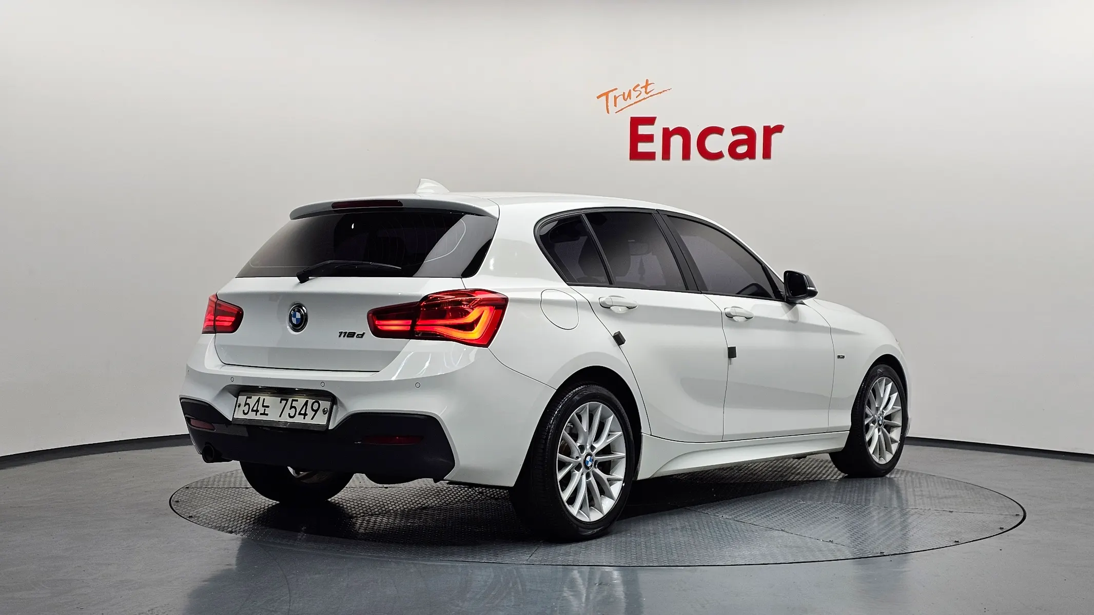 BMW 1 Series (F20) 118d 5 2015 2/22