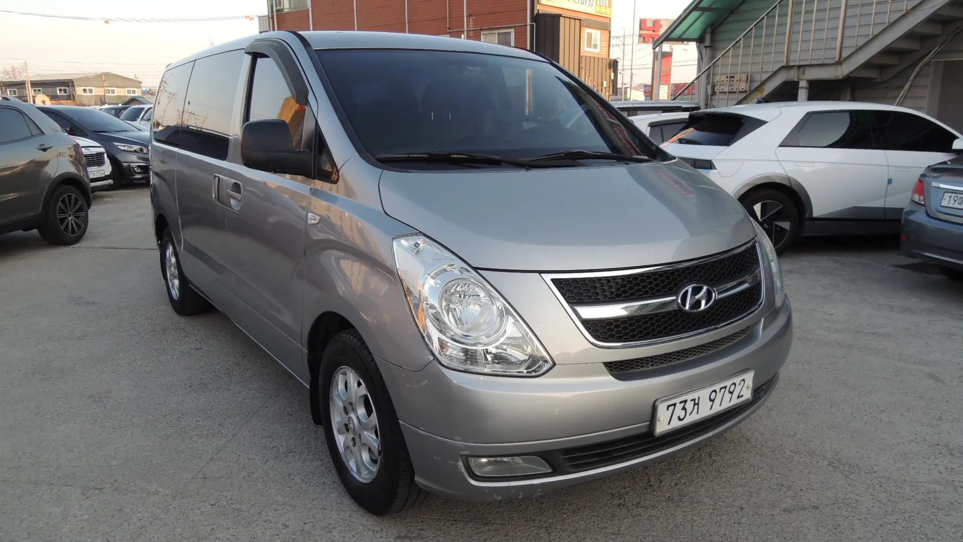 Hyundai Grand Starex 12 2013 2/5