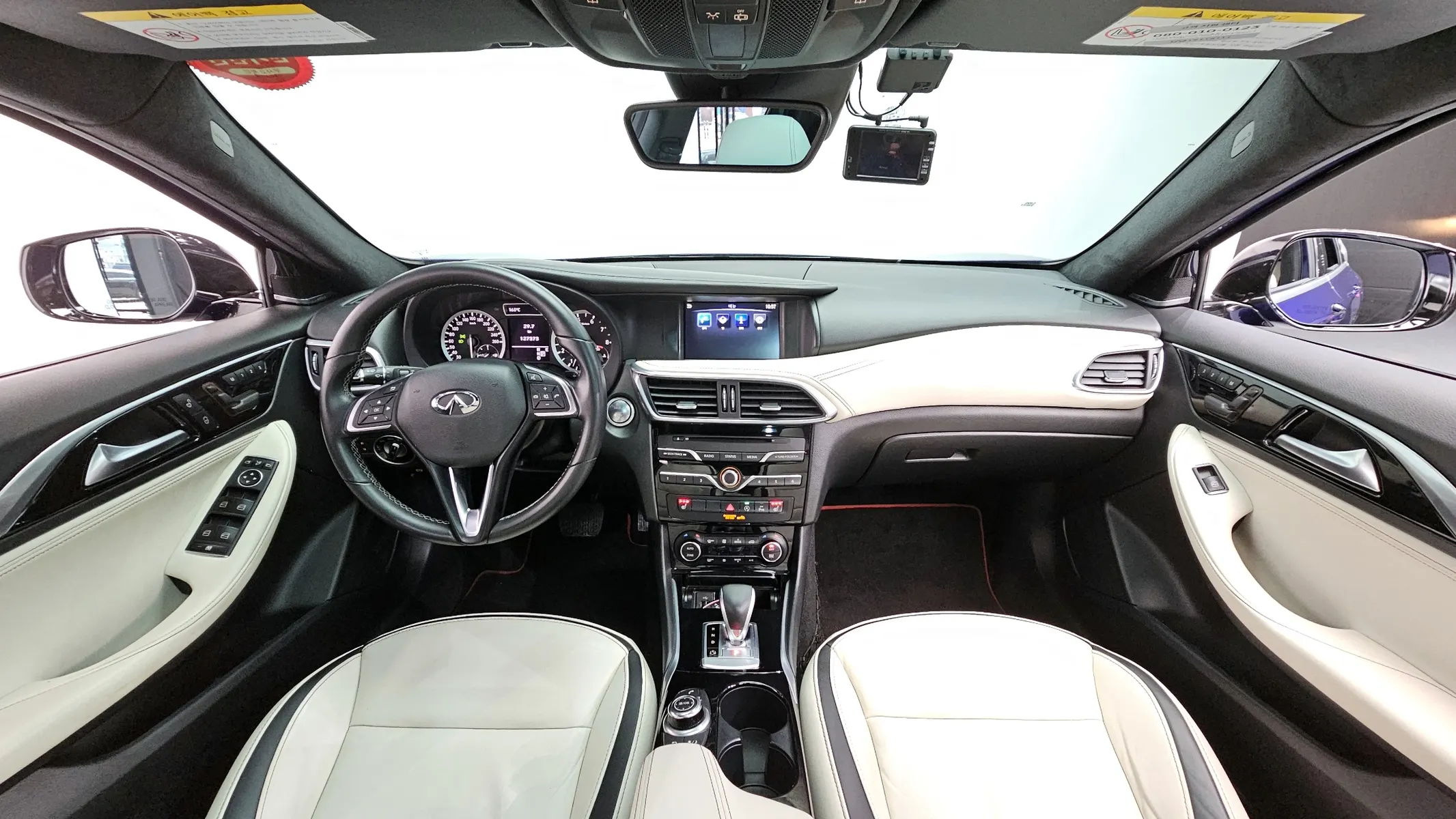 Infiniti Q30 2.0 2019 4/5