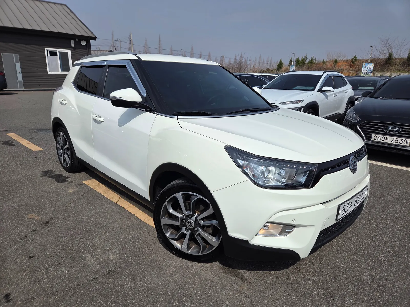 KG Mobility Tivoli LX 2WD 2015 3/5