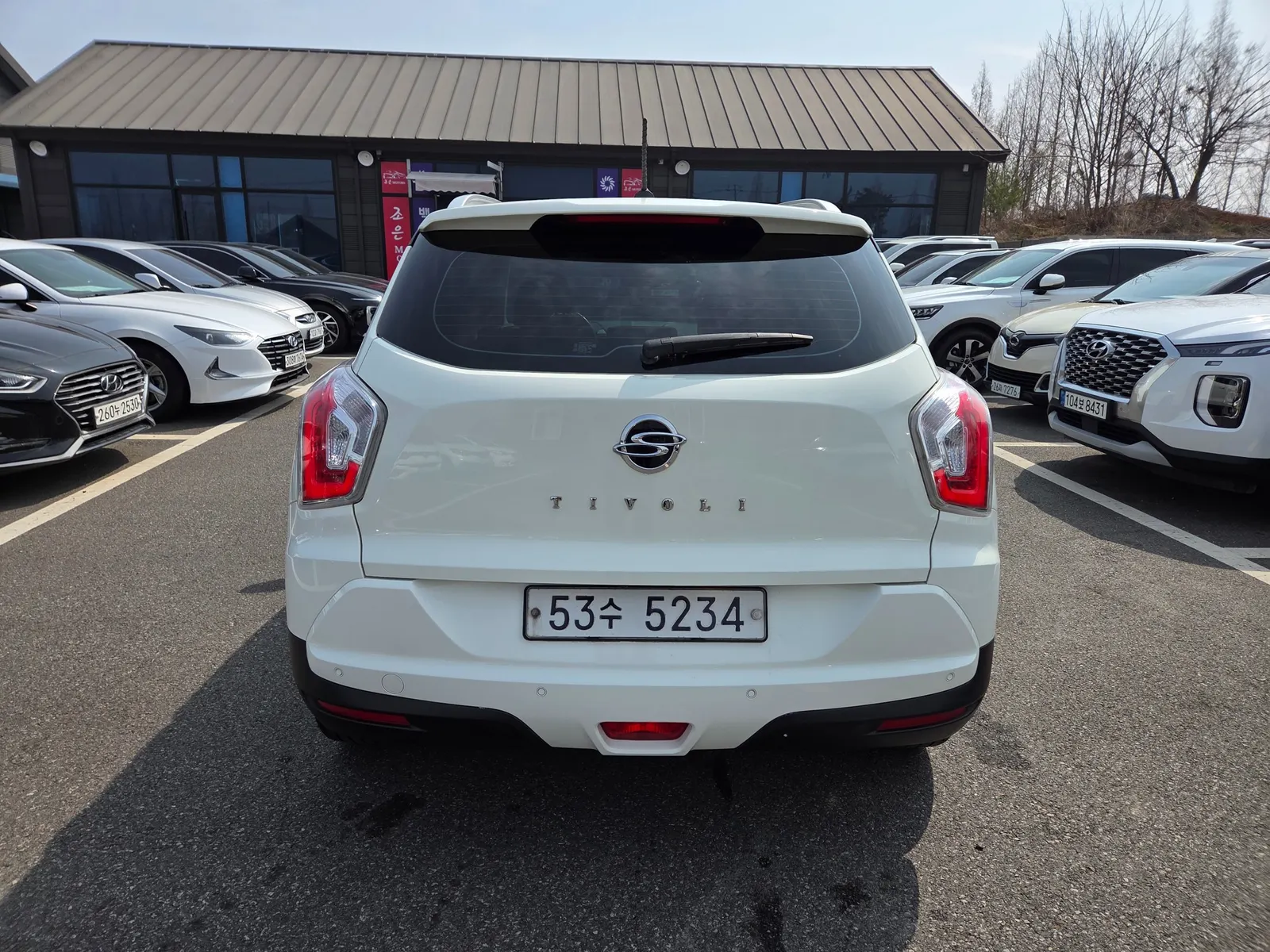 KG Mobility Tivoli LX 2WD 2015 2/5