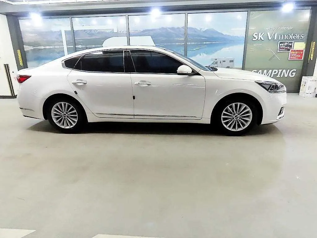 Kia K7 3.0 LPI () 2016 2/5