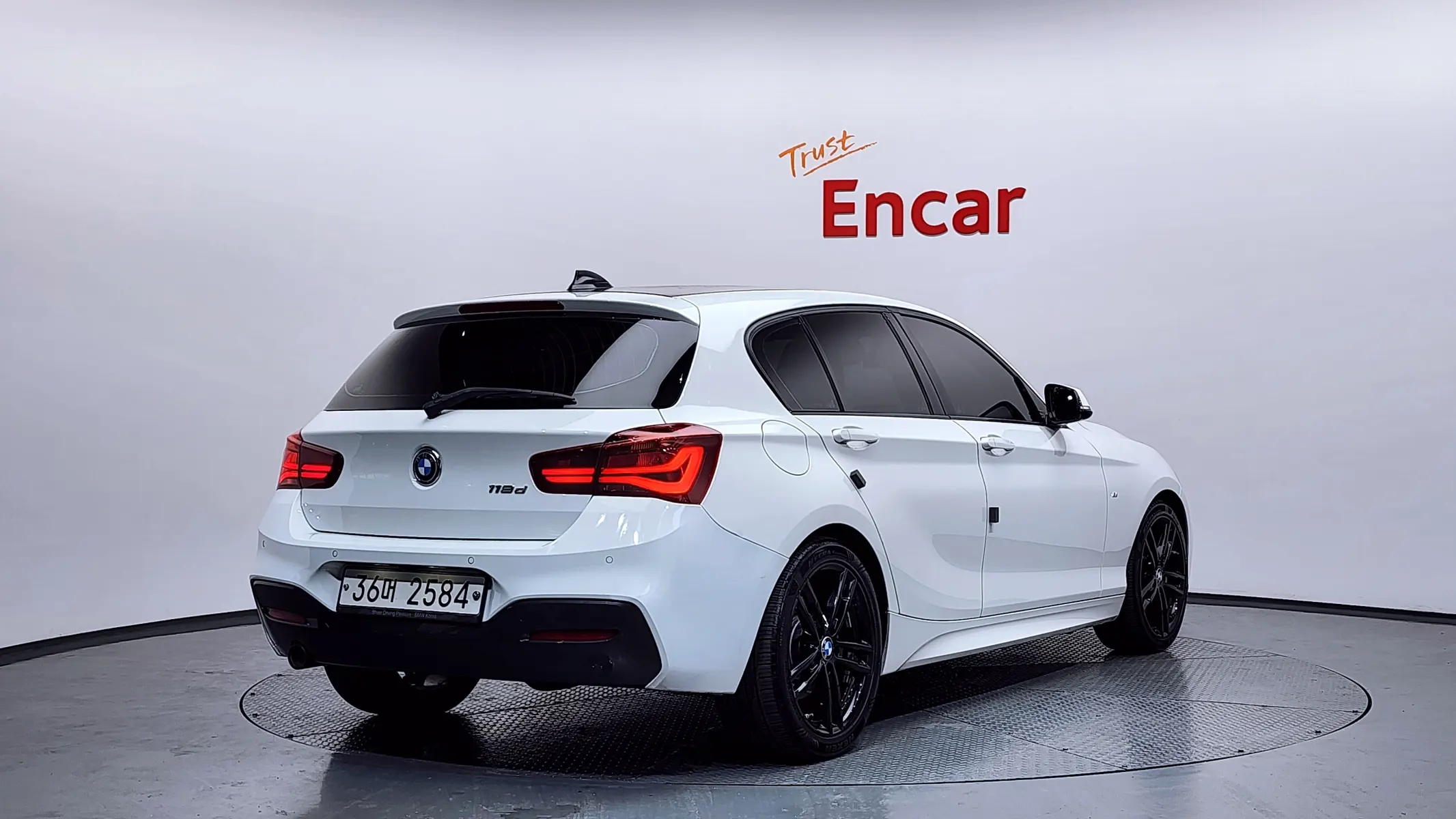 BMW 1 Series (F20) 118d M 5 2018 2/33