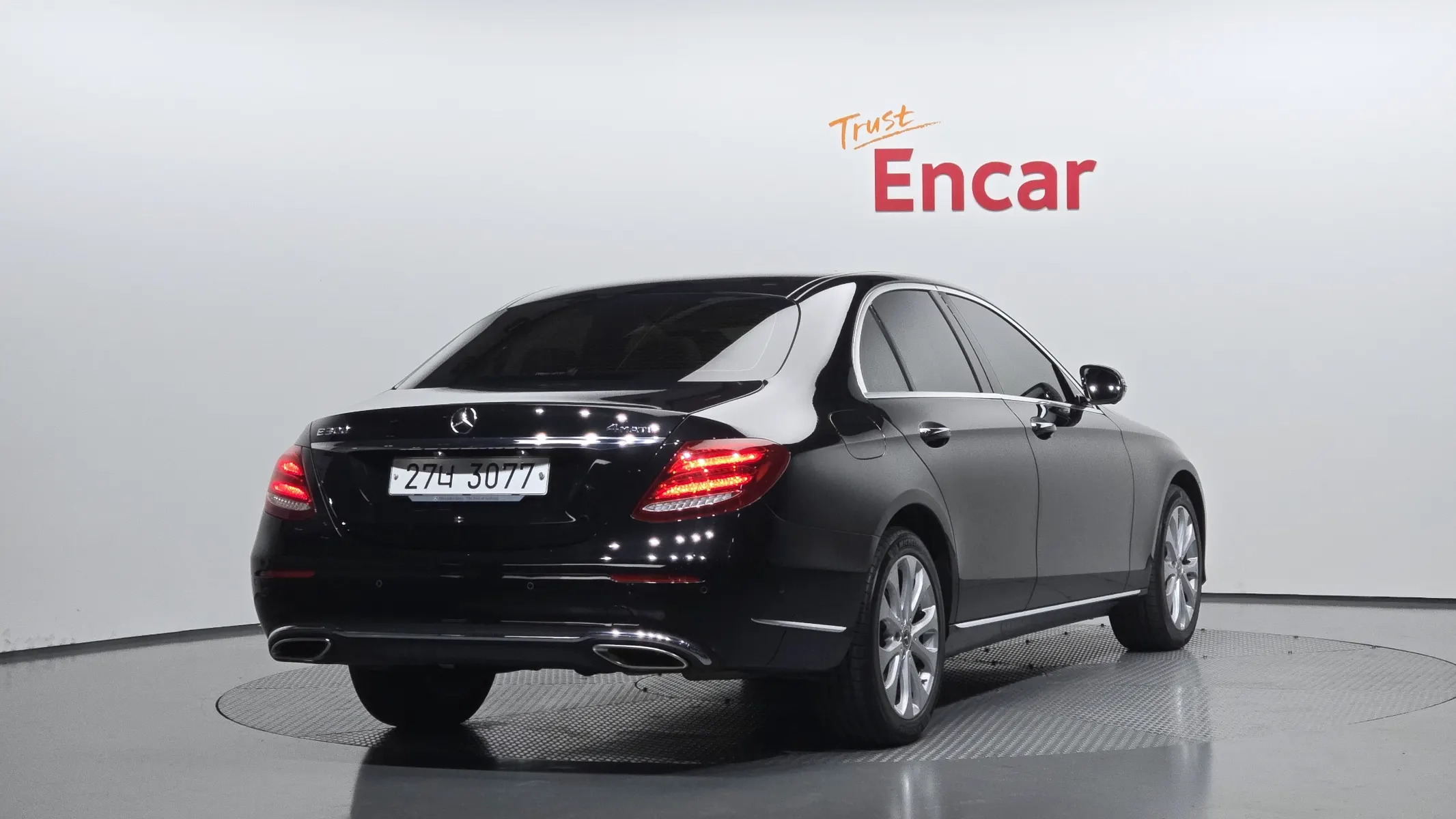 Mercedes-Benz E-Class W213 E300 4MATIC 2019 2/32