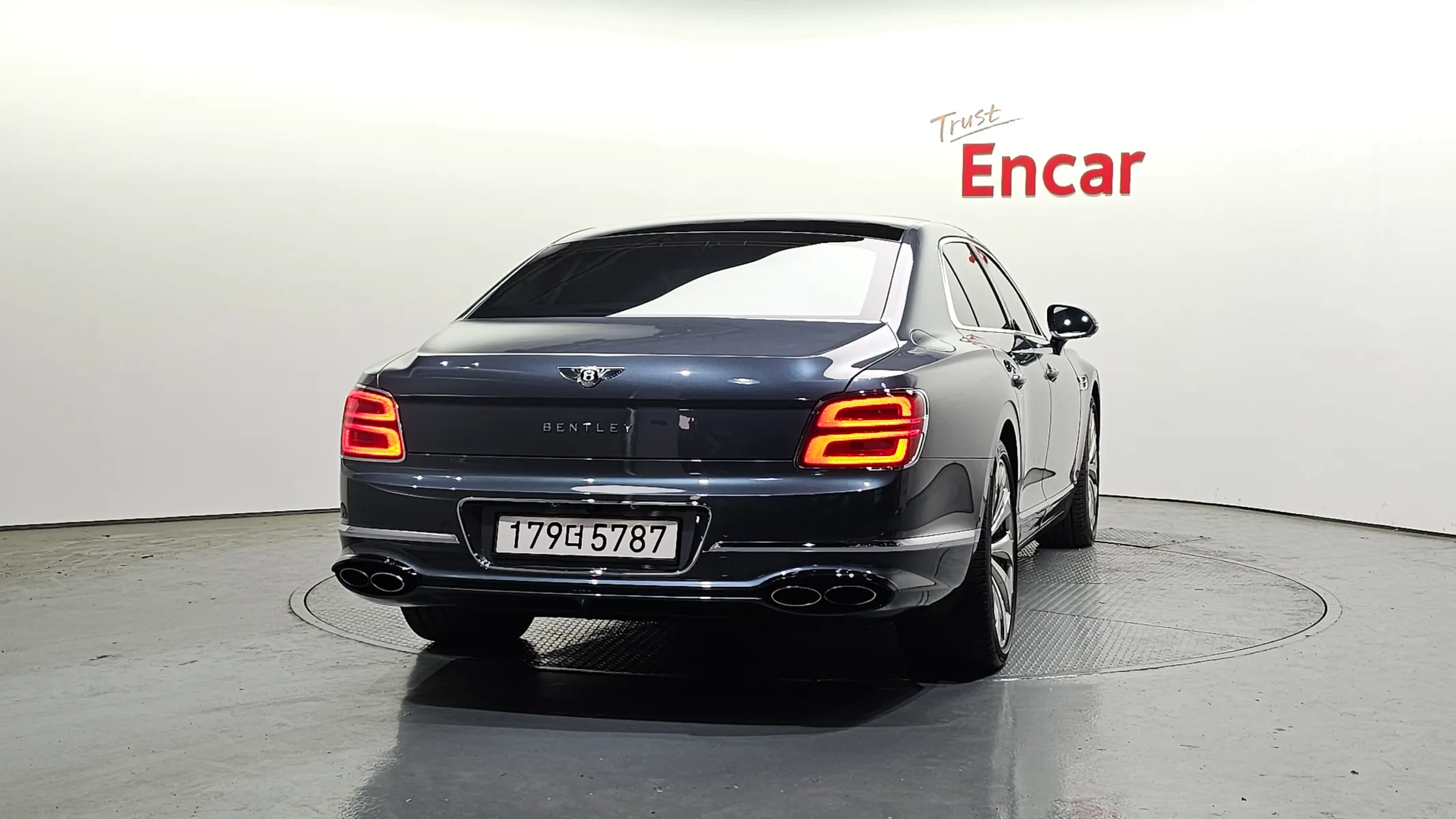 Bentley 3 4.0 2022 3/5
