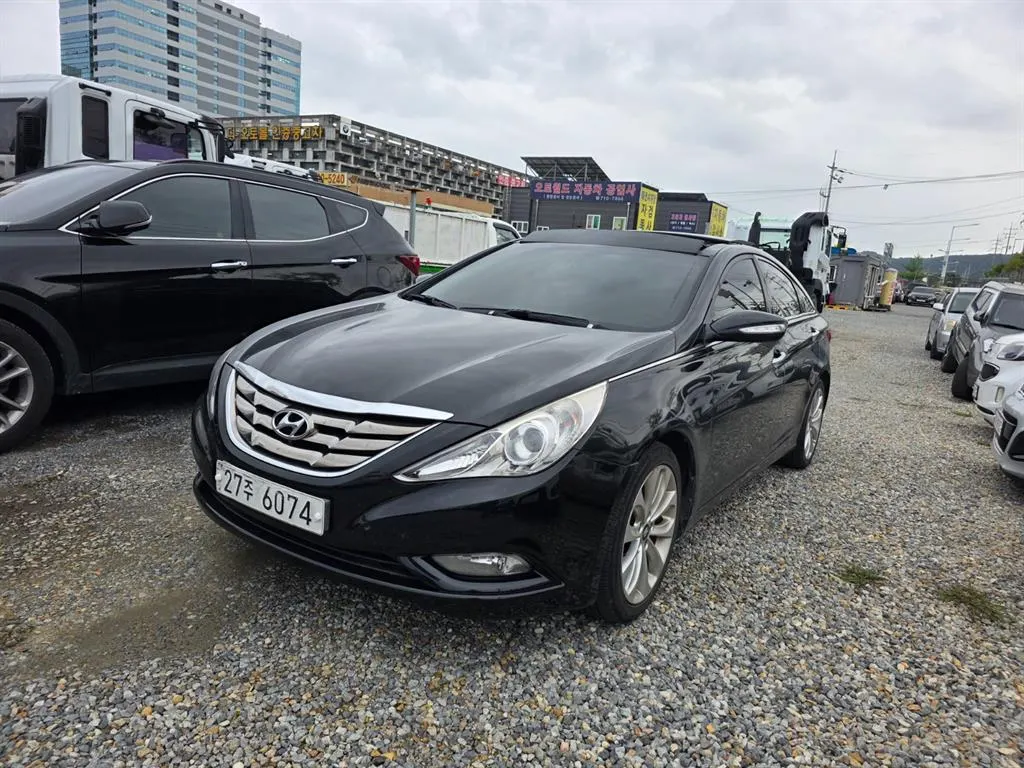Hyundai YF Y20 2010 2/21