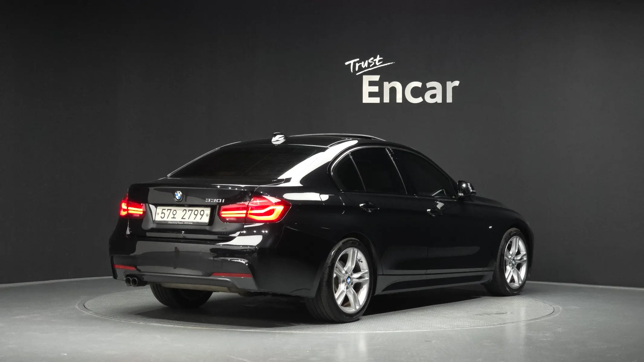 BMW 3 Series (F30) 330i M 2018 2/34