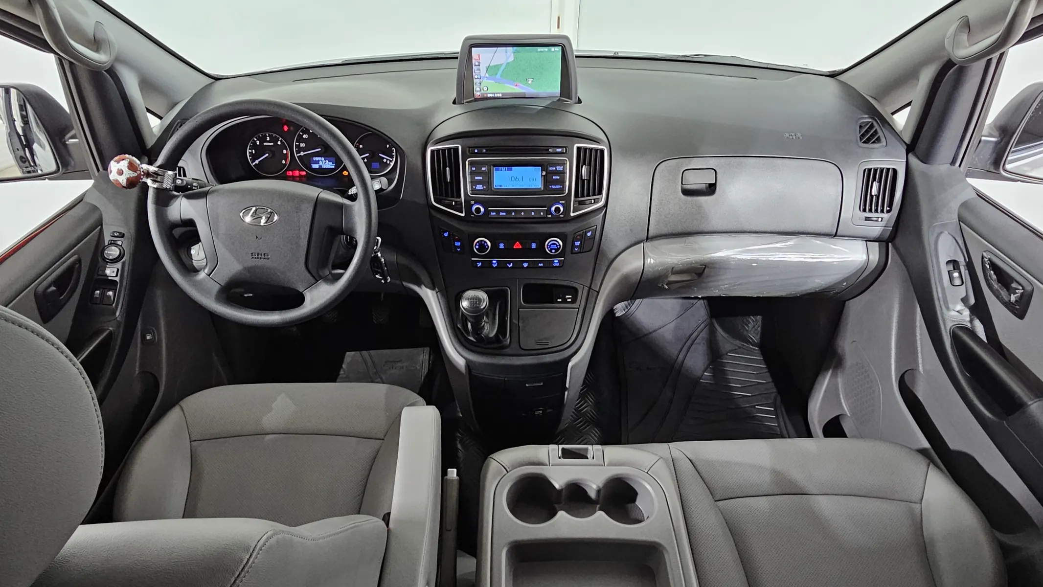 Hyundai Grand Starex 12 2016 4/5