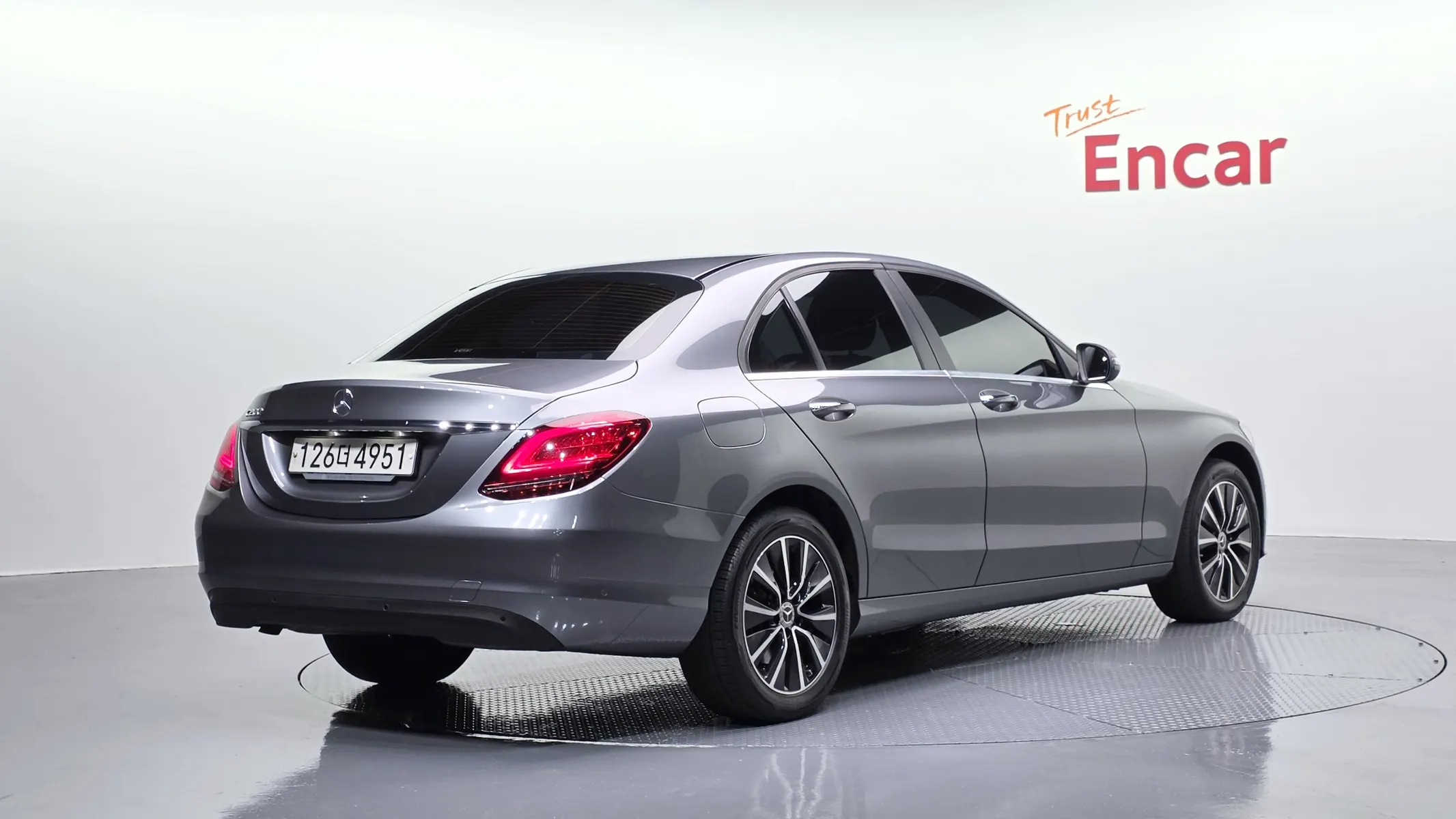 Mercedes-Benz C-Class W205 C200 2019 2/38