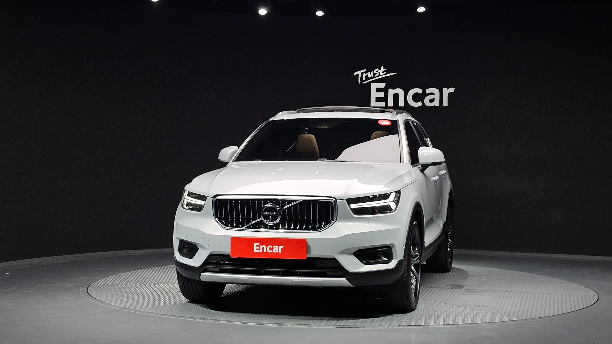 Volvo XC40 T4 2019 2/5