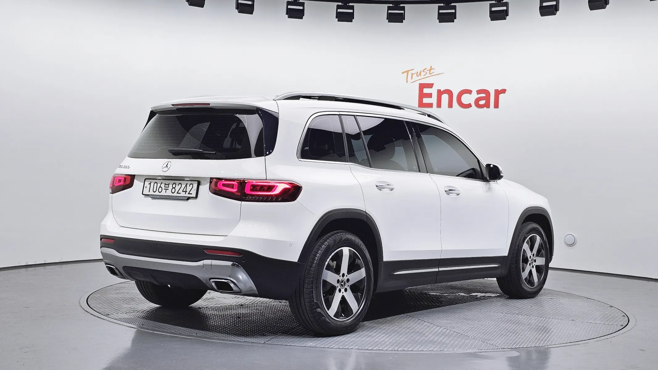 Mercedes-Benz GLB-Class X247 GLB220 2021 2/31