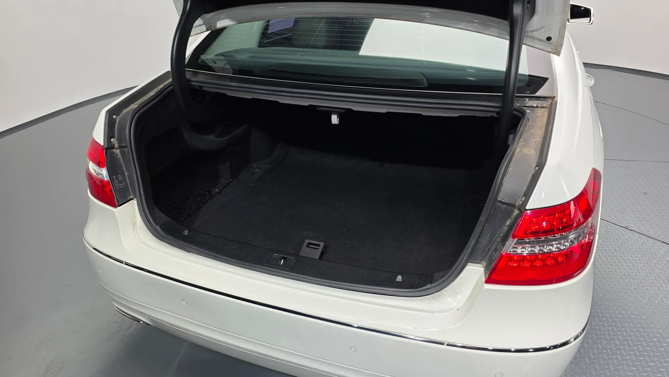Mercedes-Benz E-Class W212 E220 CDI 2013 30/31