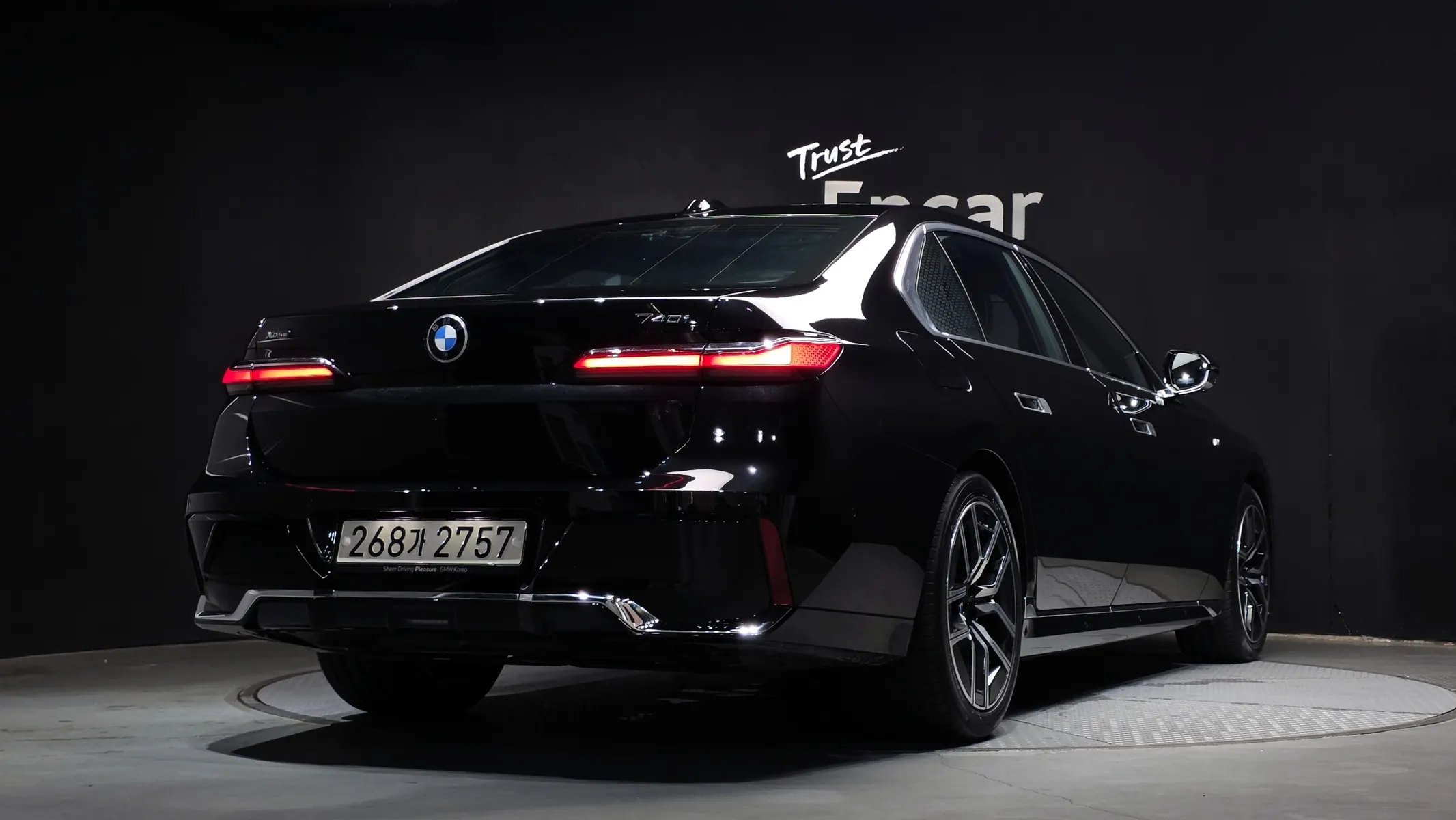 BMW 7 Series (G70) 740i xDrive M 2025 2/36