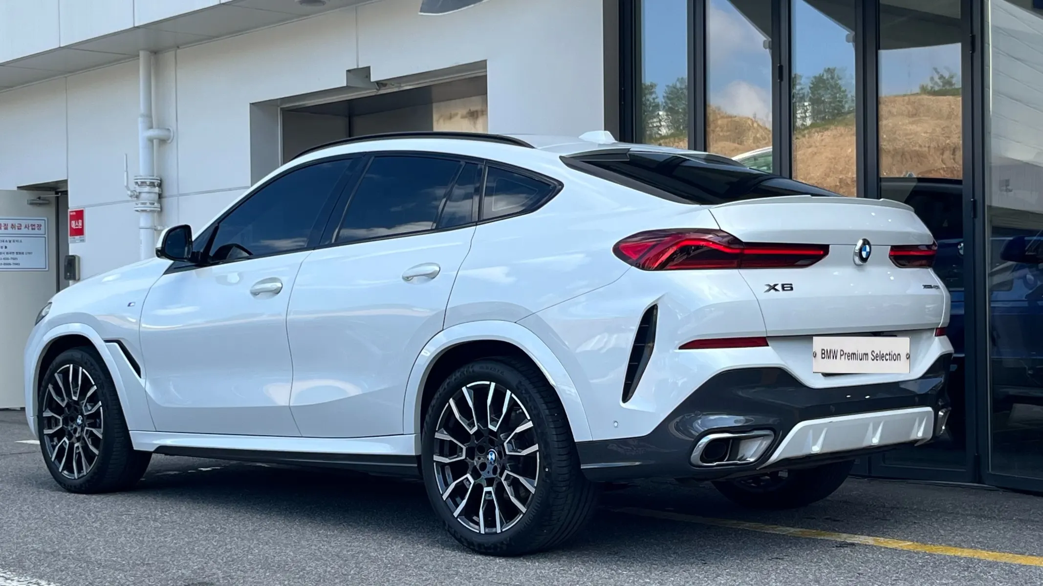 BMW X6 (G06) xDrive40i M 2024 2/21
