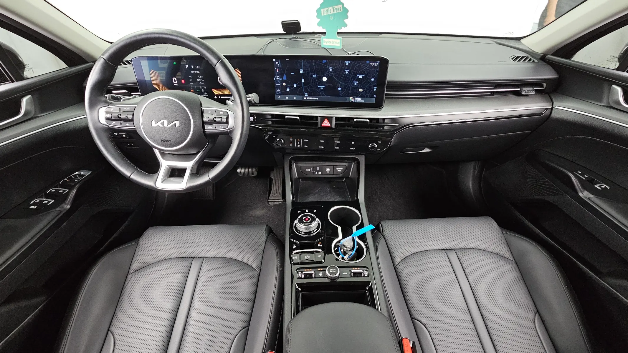 Kia K5 3 2.0 2025 4/5