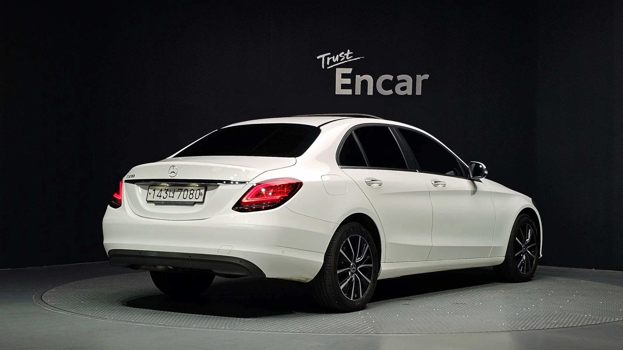 Mercedes-Benz C-Class W205 C200 2020 2/41